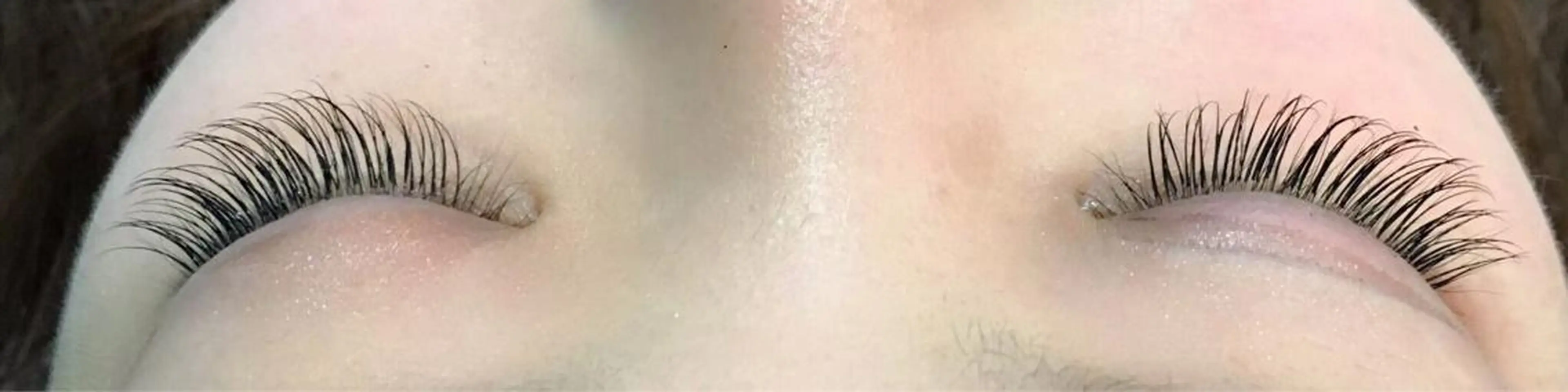 マツエク・マツパ 曲がる縮毛矯正 LIBER 　岩名のヘアスタイル