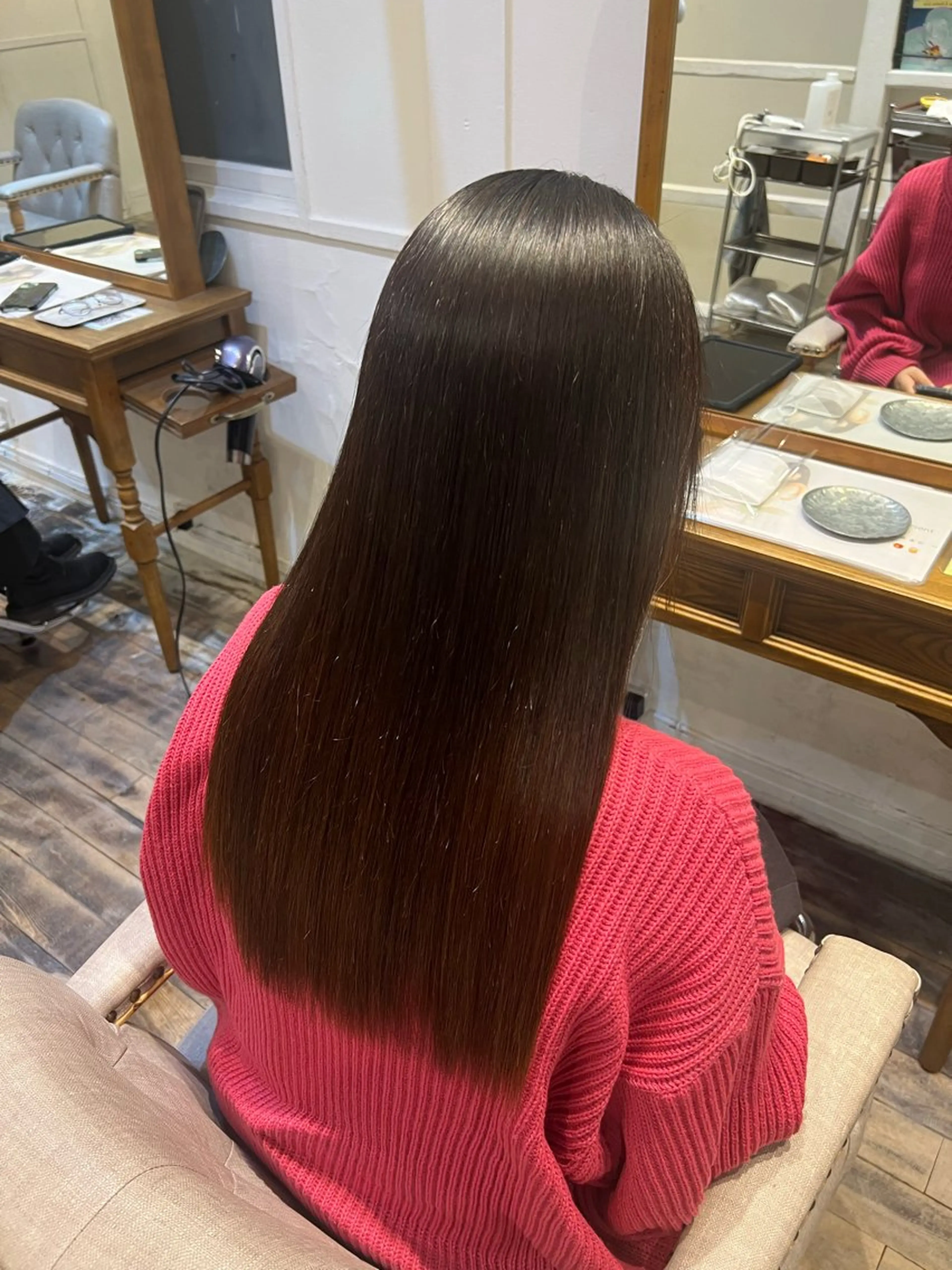 セミロング 魚谷 綾渚のヘアスタイル