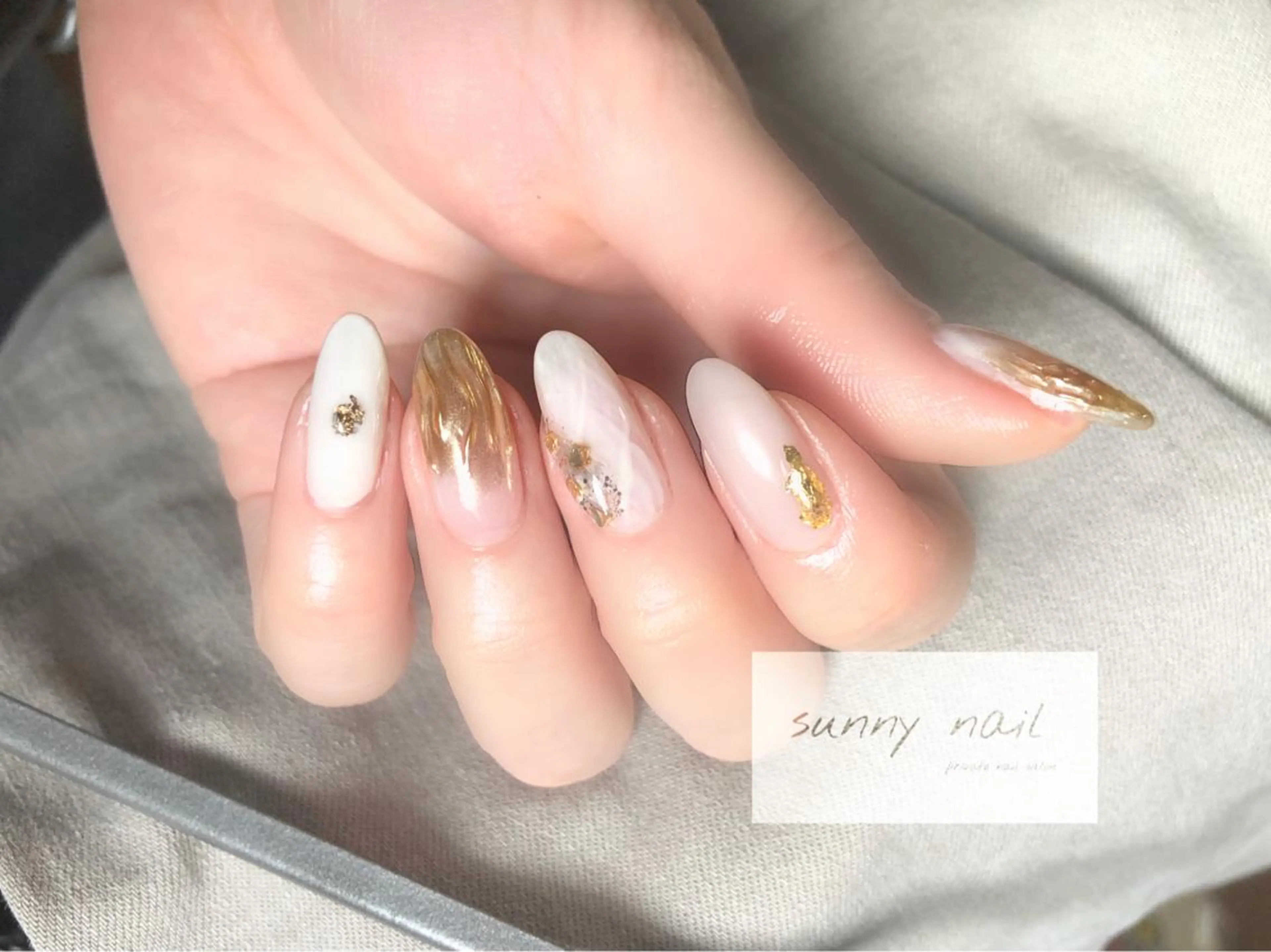 ネイル アートネイル ジェルネイル ミラーネイル ニュアンスネイル パラジェル sunny nailのネイルデザイン