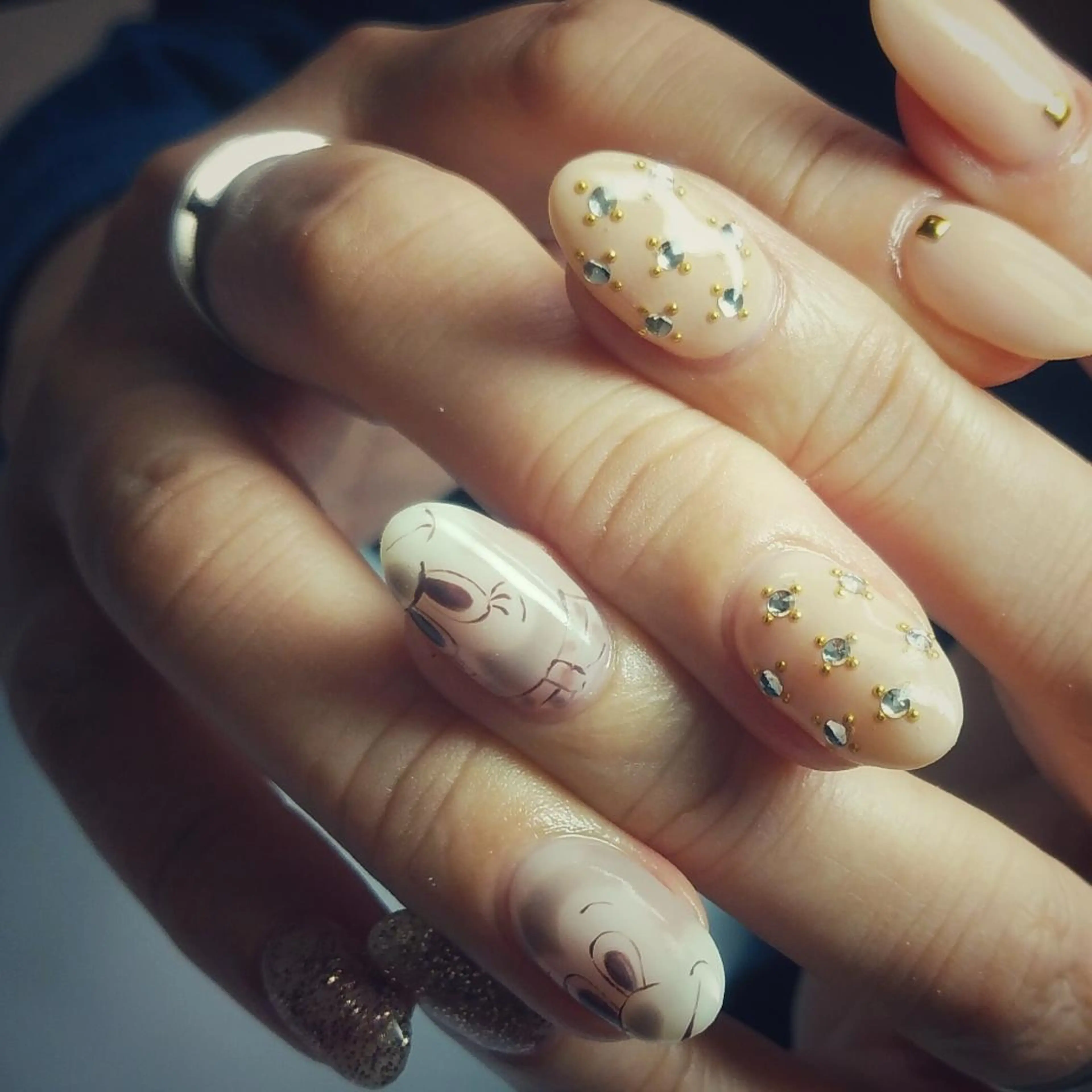 ネイル ネイルサロン&スクールGONA所属・ネイルサロン& スクールGONAのネイルデザイン