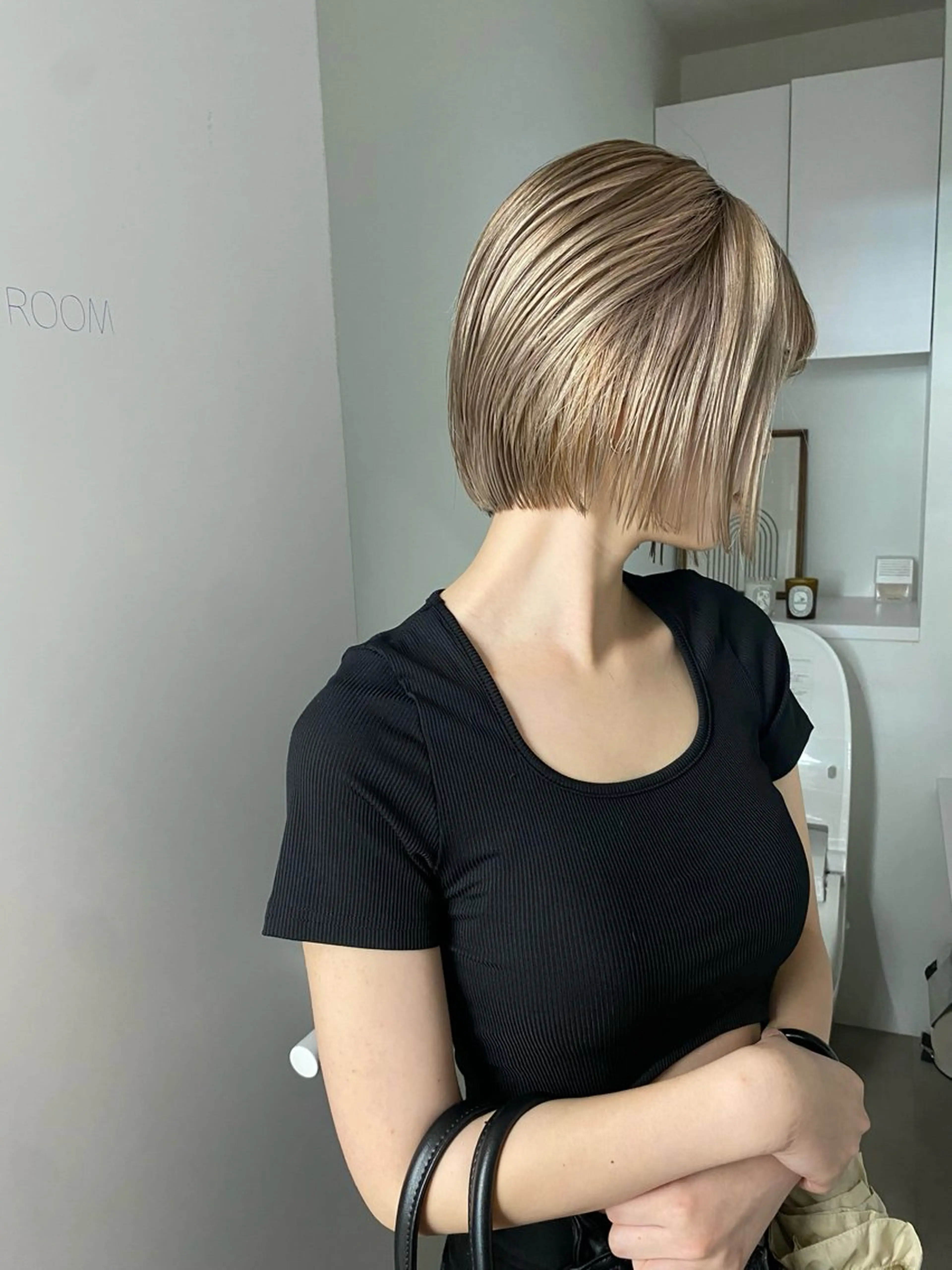 ショート ヘアカラー ボブ/ハイトーン REINAのヘアスタイル