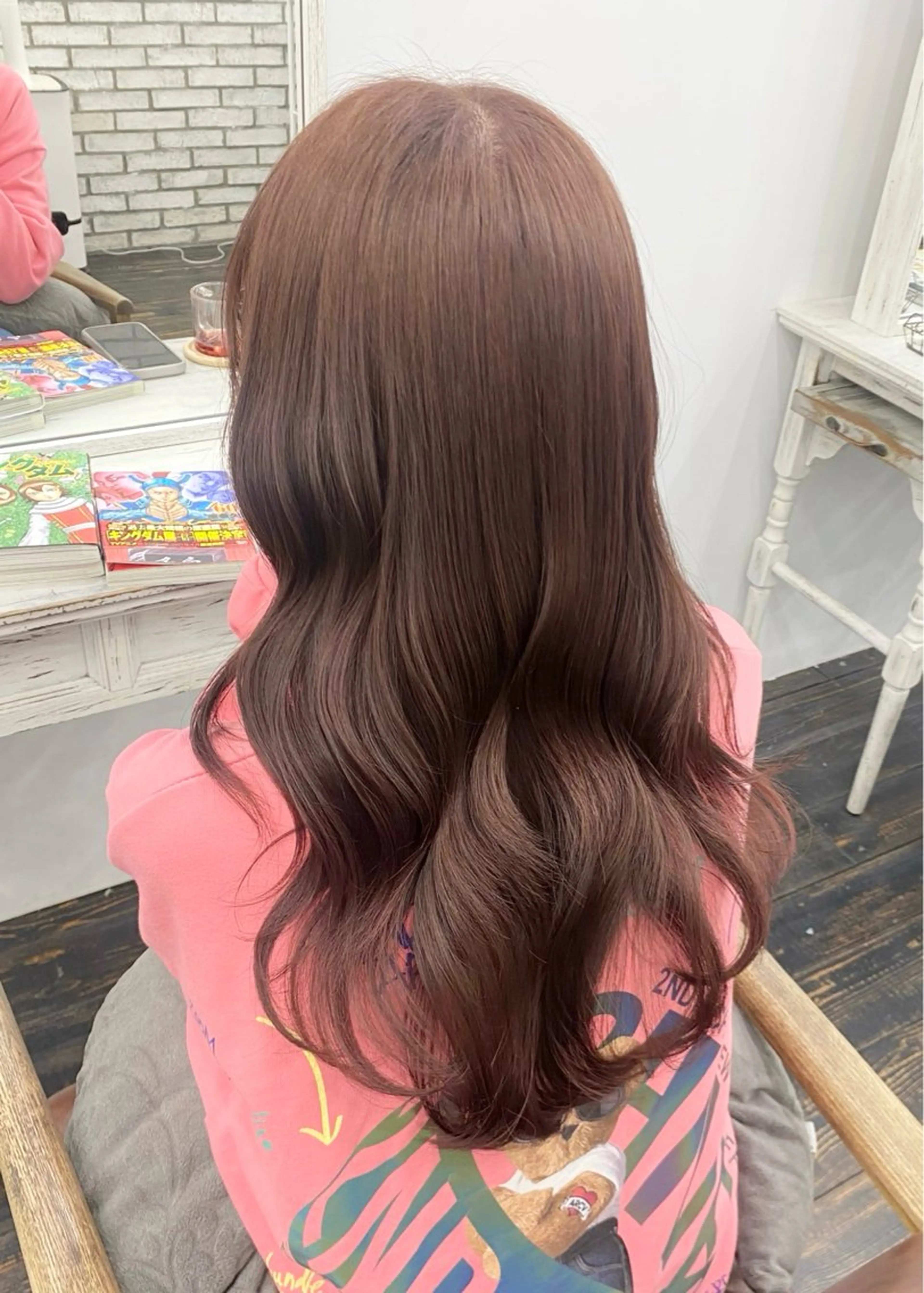 ロング カラー ブリーチ ブラウンカラー ブリーチなしカラー ピンクカラー ピンクブラウン カット ヘアカラー トリートメント anli所属・tomomi /レイヤーカットのヘアスタイル