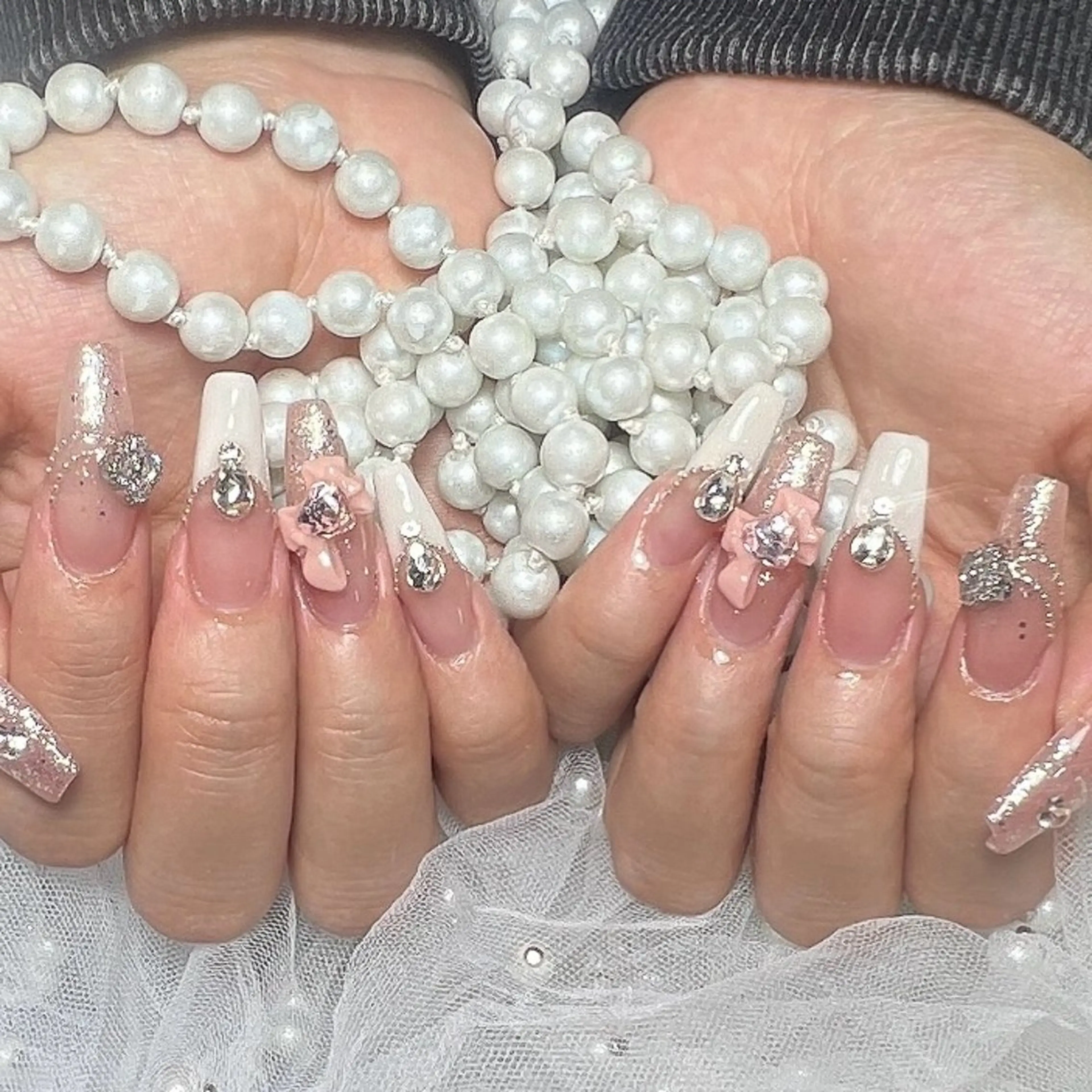 ネイル リボン ストーンネイル ハンドネイル Umi nail& eyelash ゆみのネイルデザイン