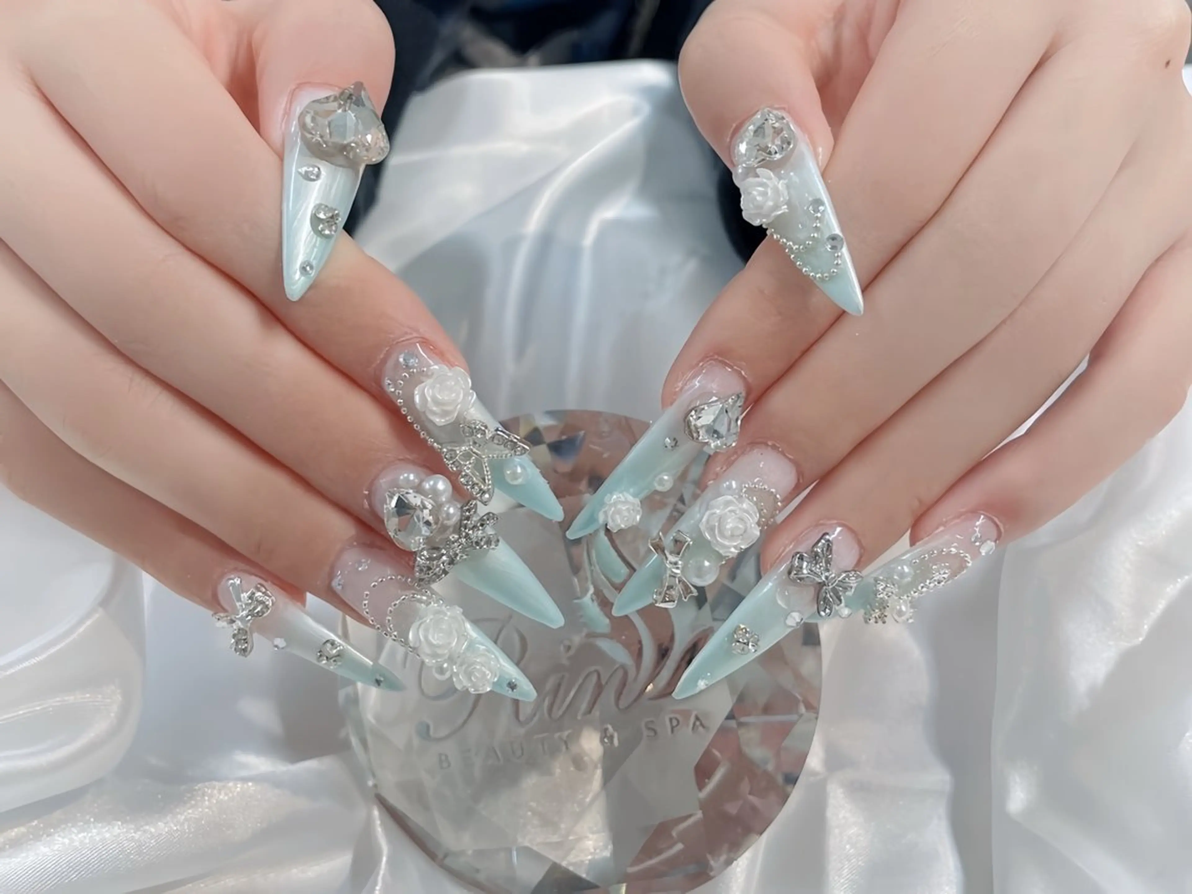 ネイル アートネイル チークネイル ジェルネイル ロングネイル マグネットネイル ハンドネイル Rin Nail 新大久保店のネイルデザイン