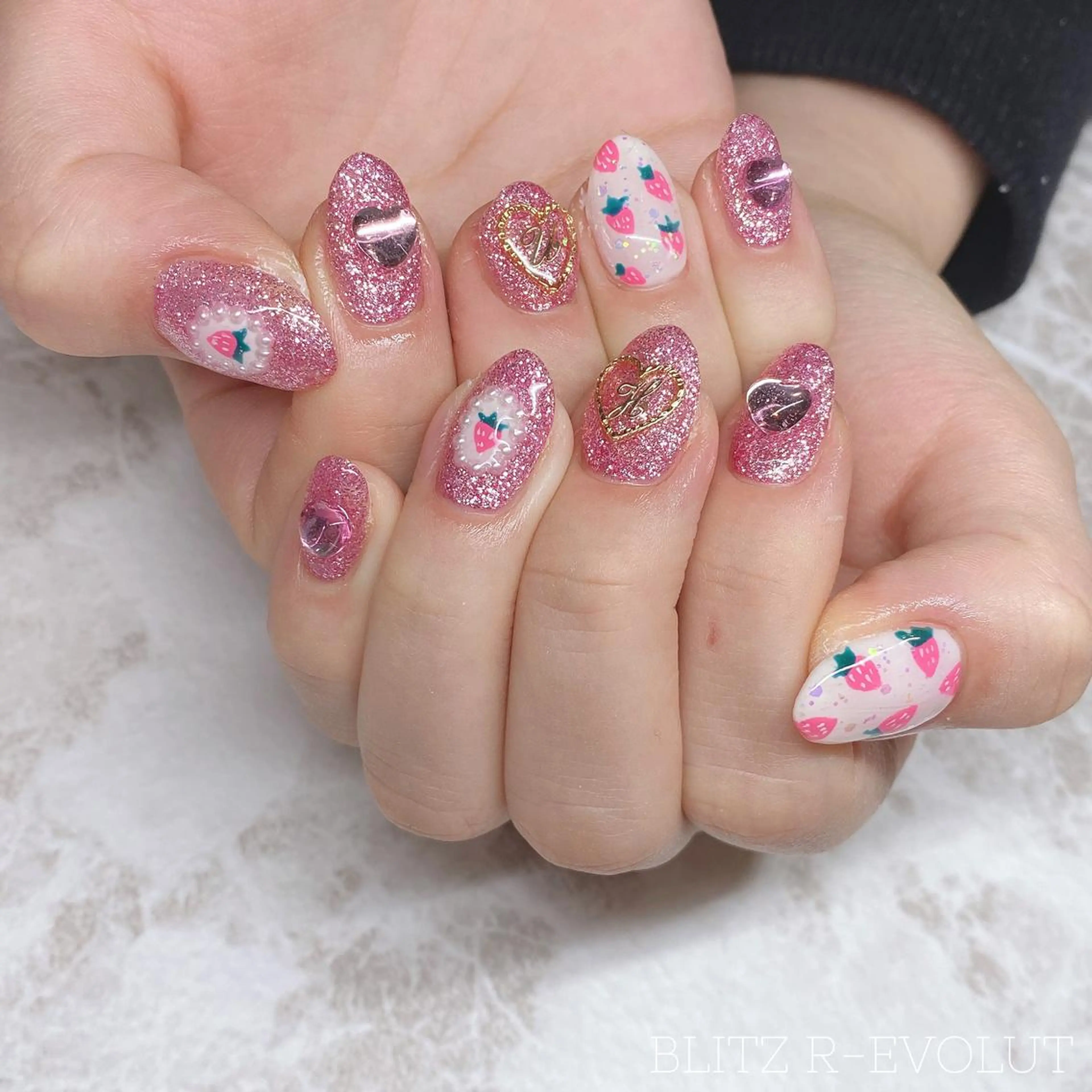 ネイル ☁️BLITZ 🎀笠原雪音🎀のネイルデザイン