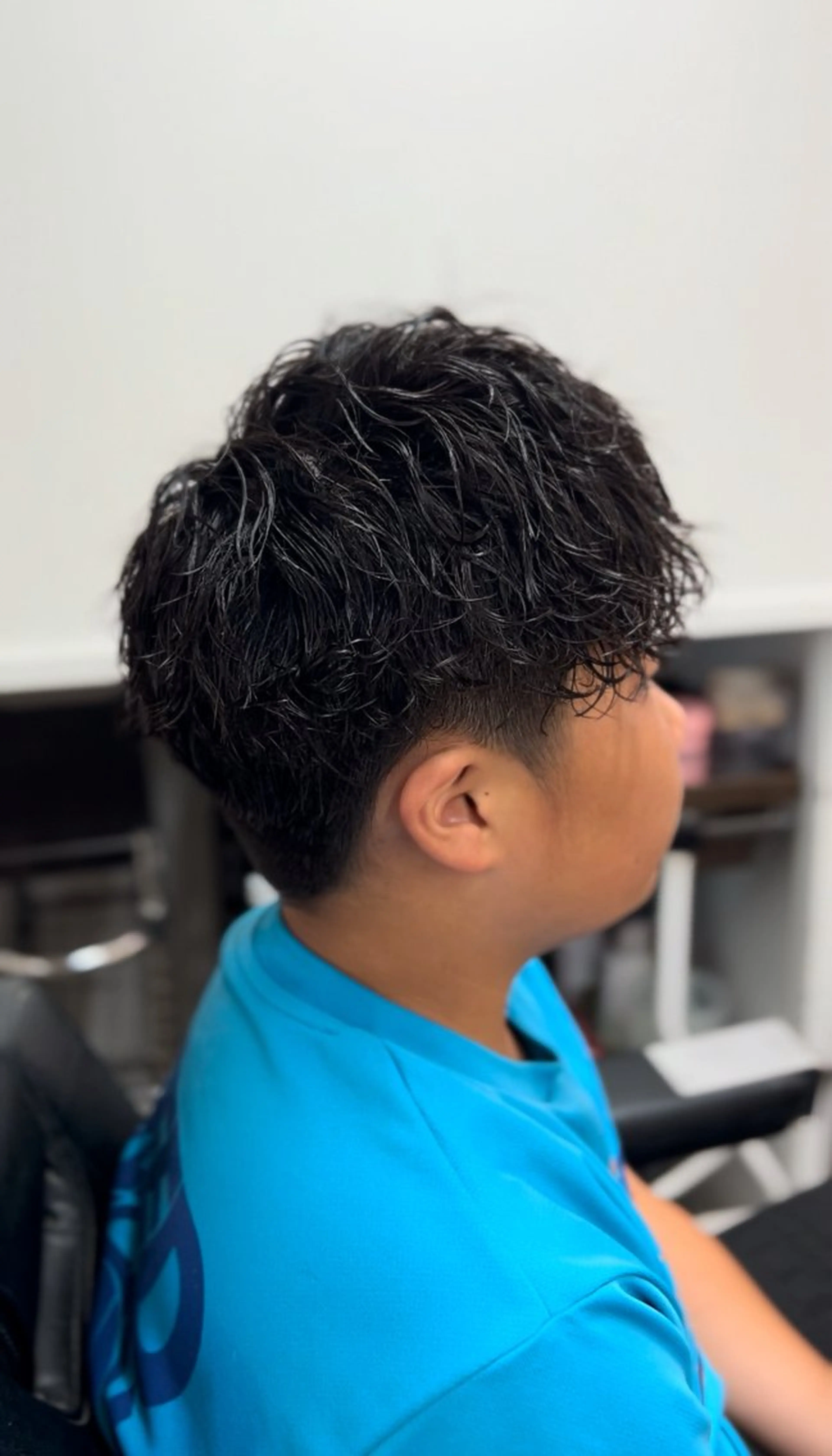 ミディアム パーマ メンズ ミディアムパーマ メンズパーマ ツイストスパイラルパーマ スパイラルパーマ カット パーマ FRISEUR/山本 美芽のヘアスタイル