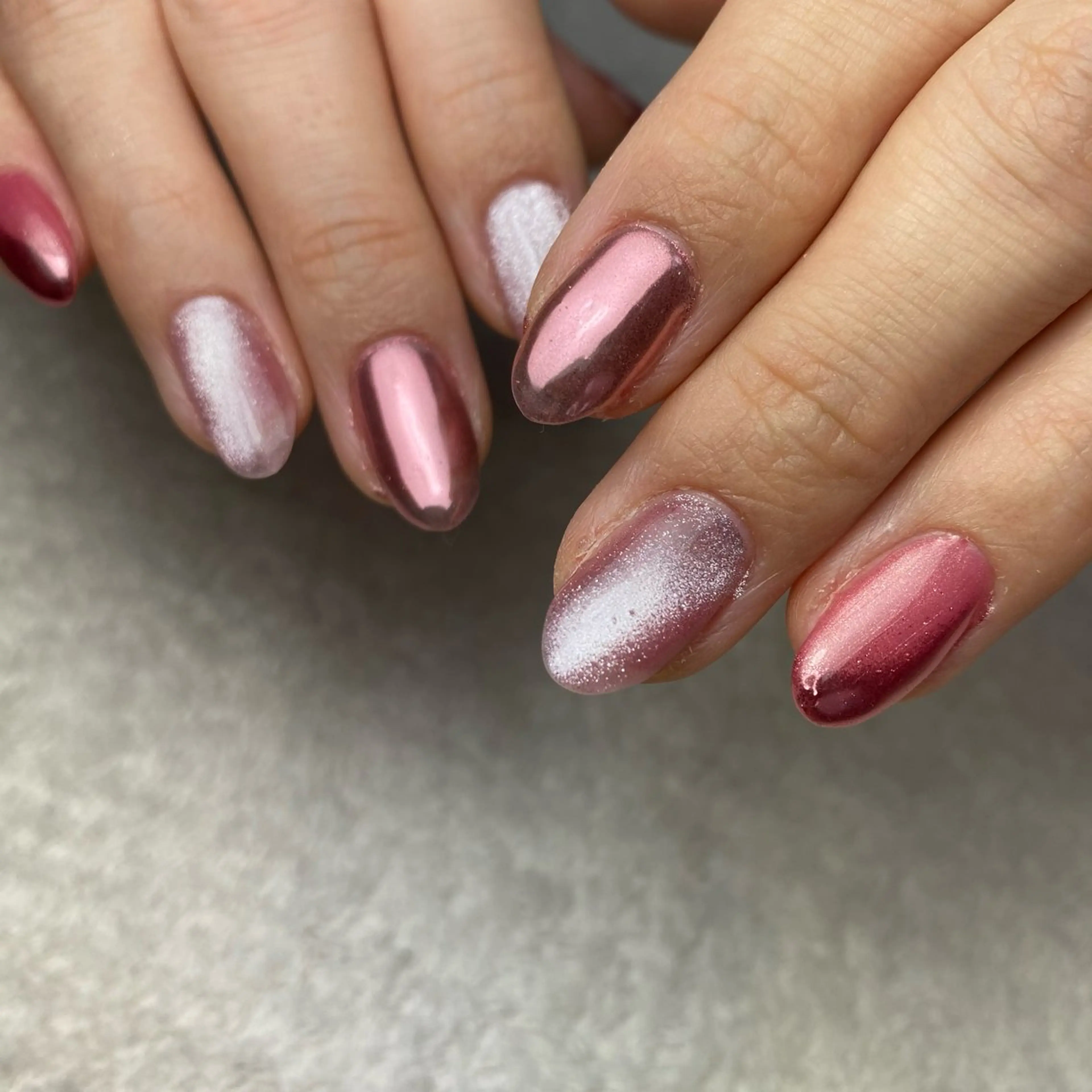 ネイル マグネットネイル ミラーネイル ピンク 春ネイル COCO+所属・COCO +のエステ・リラクイメージ