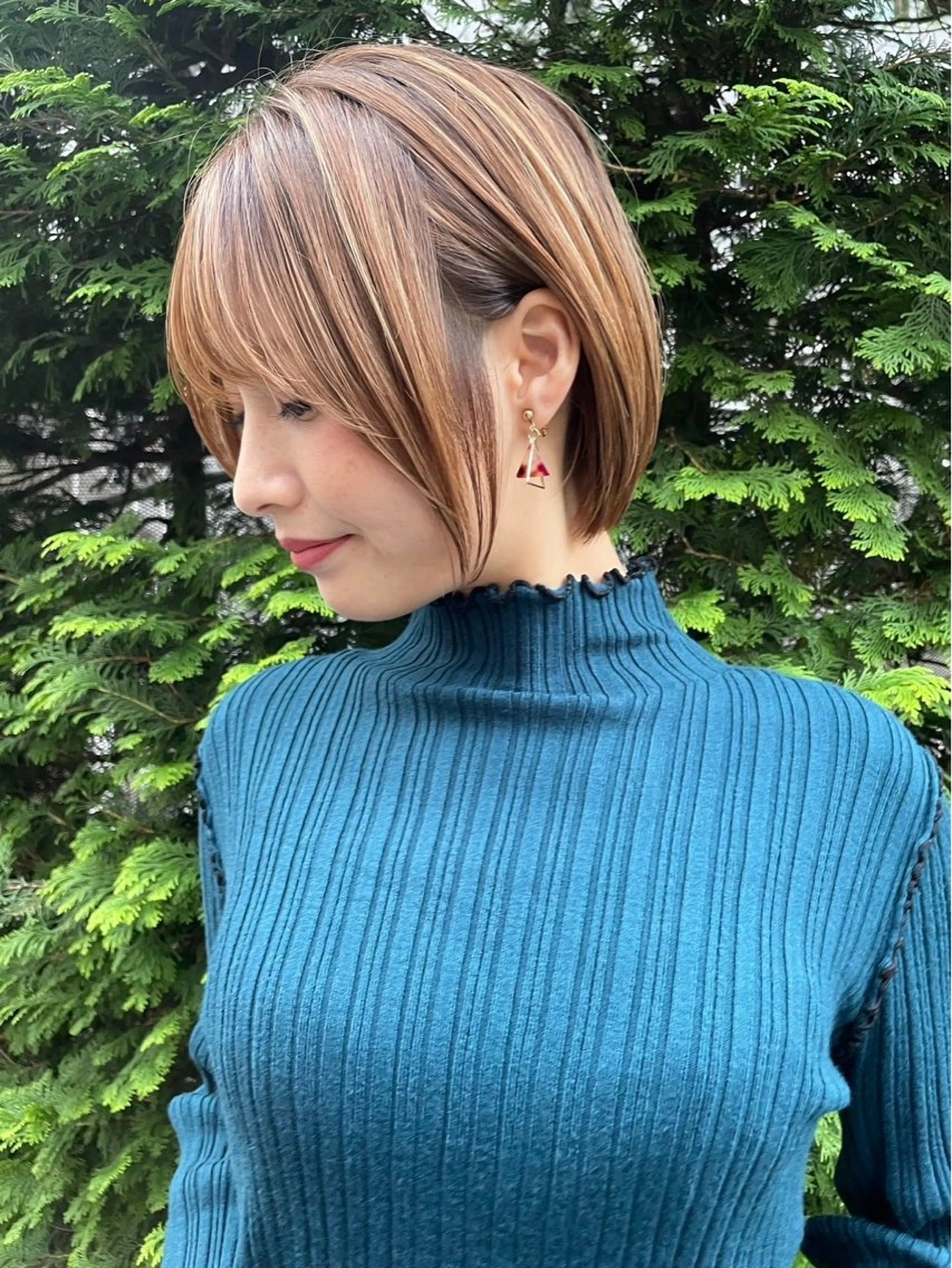 ショート 髪質改善|透明 感カラー🩵レイヤーのヘアスタイル