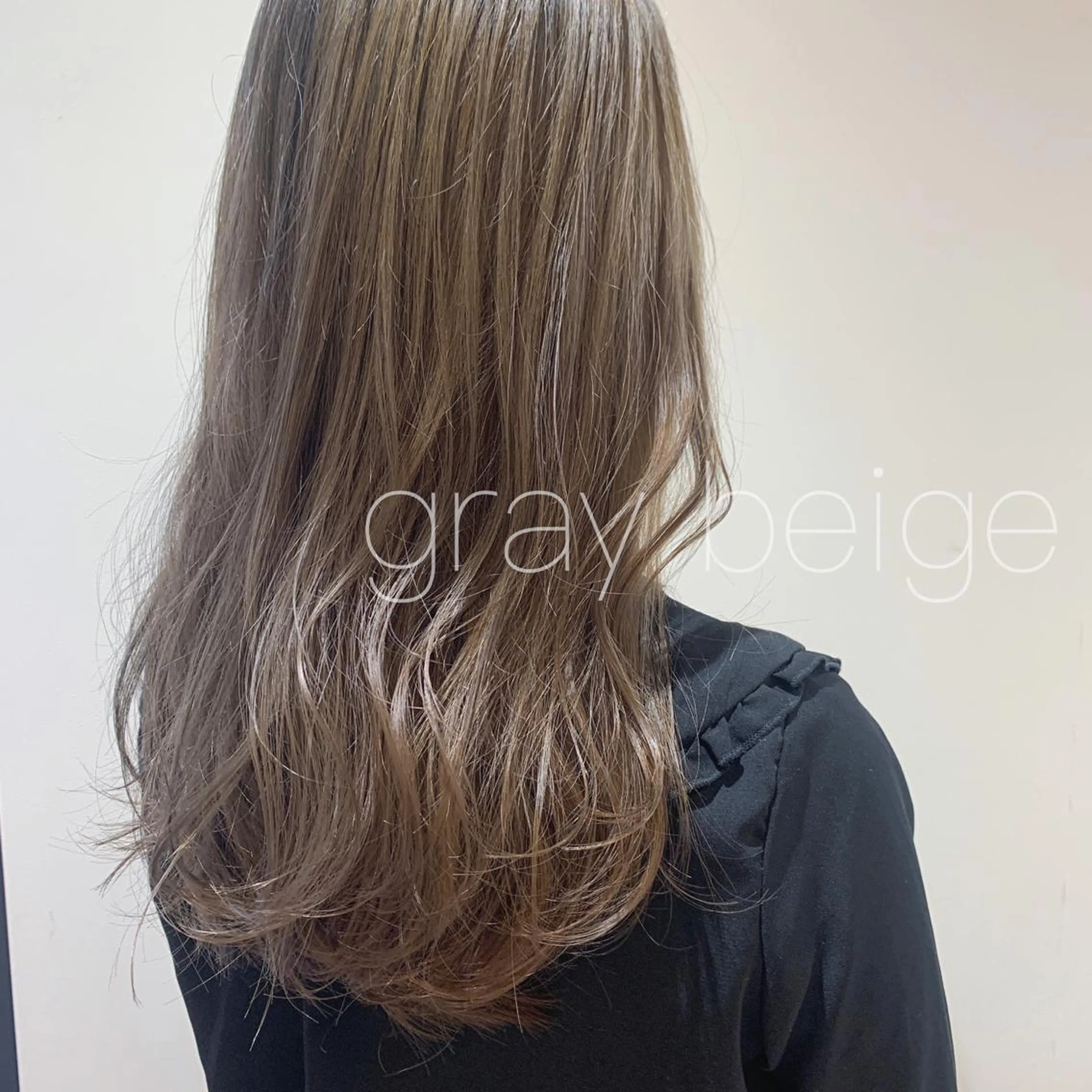 セミロング 透明感カラー 金村真子のヘアスタイル