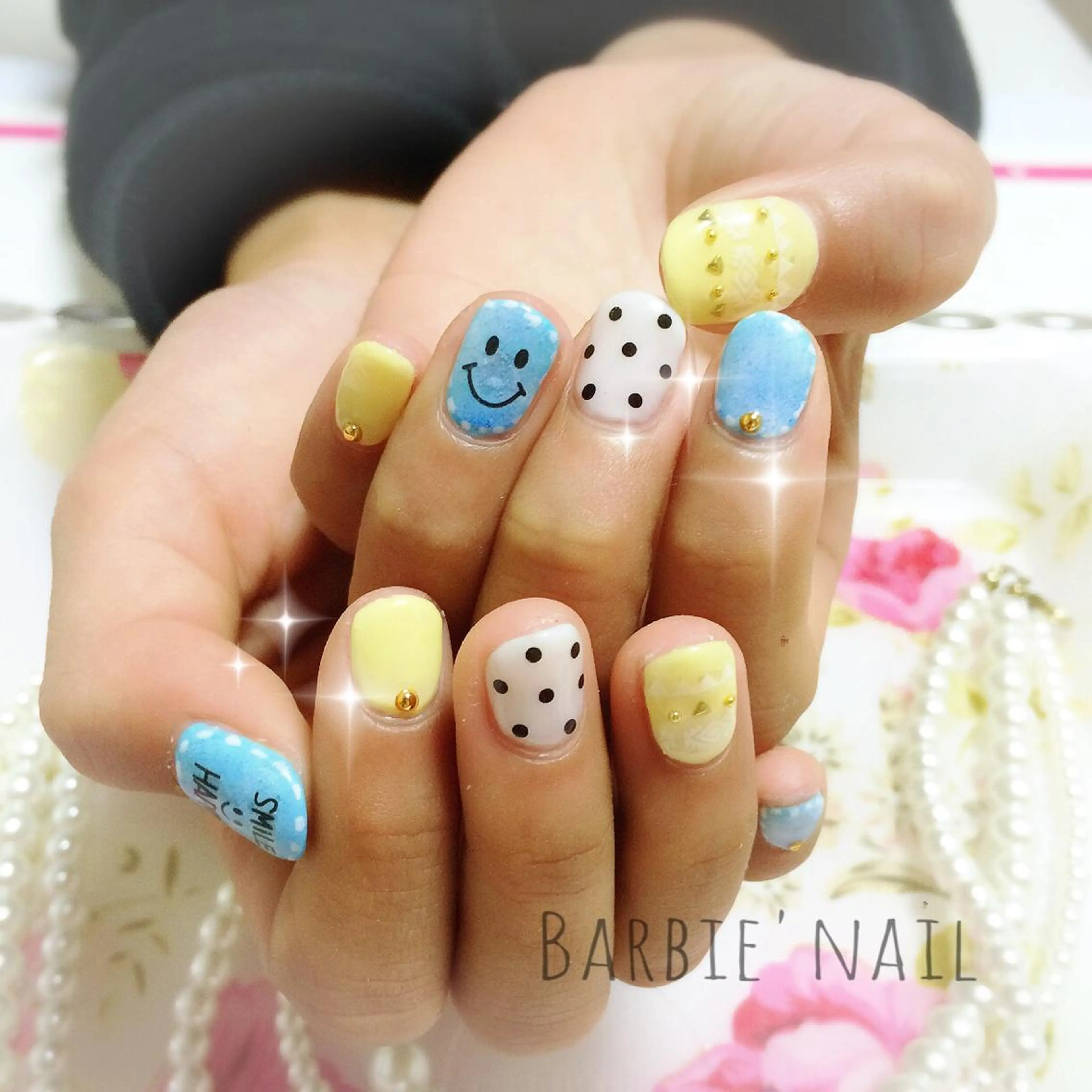 ネイル ドット 春ネイル 黄色 27salon yuinaのネイルデザイン