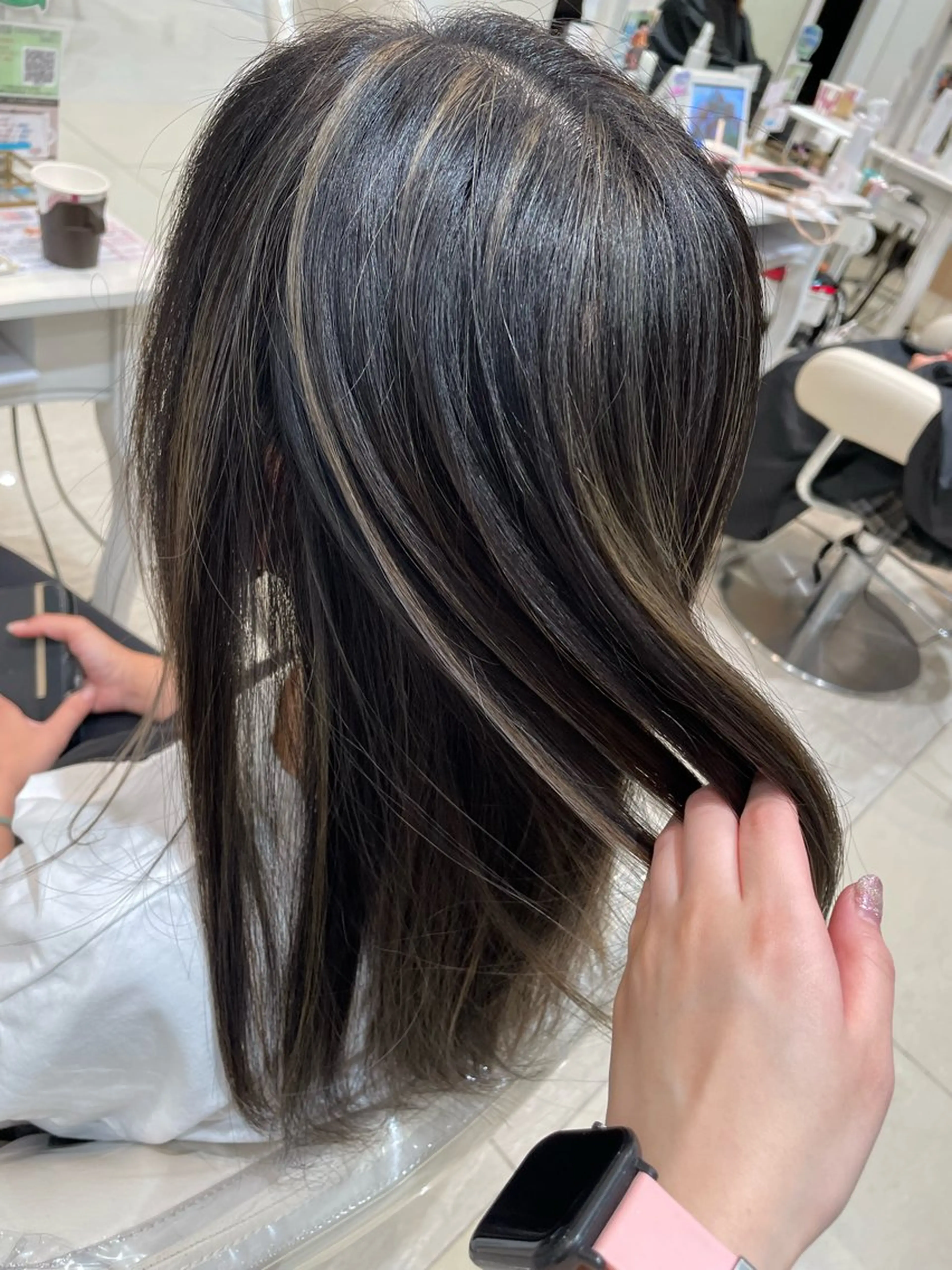 ロング ヘアカラー レイヤー×ハイライト 🌷RINA🌷のヘアスタイル