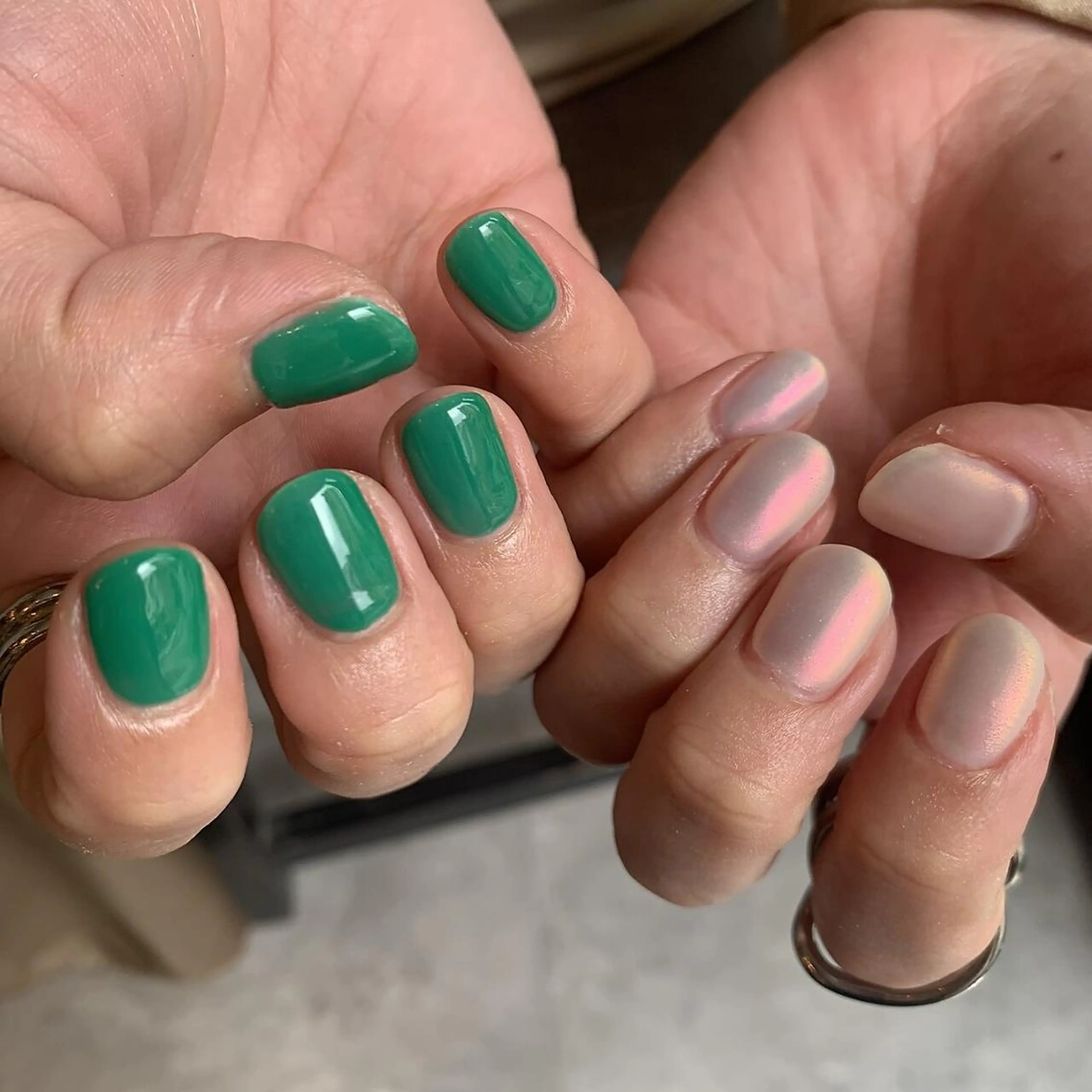 ネイル フレンチネイル ジェルネイル ガラスフレンチ グラデーション マグネットネイル ハンドネイル 【パラジェル認定】 newiネイル京橋のネイルデザイン