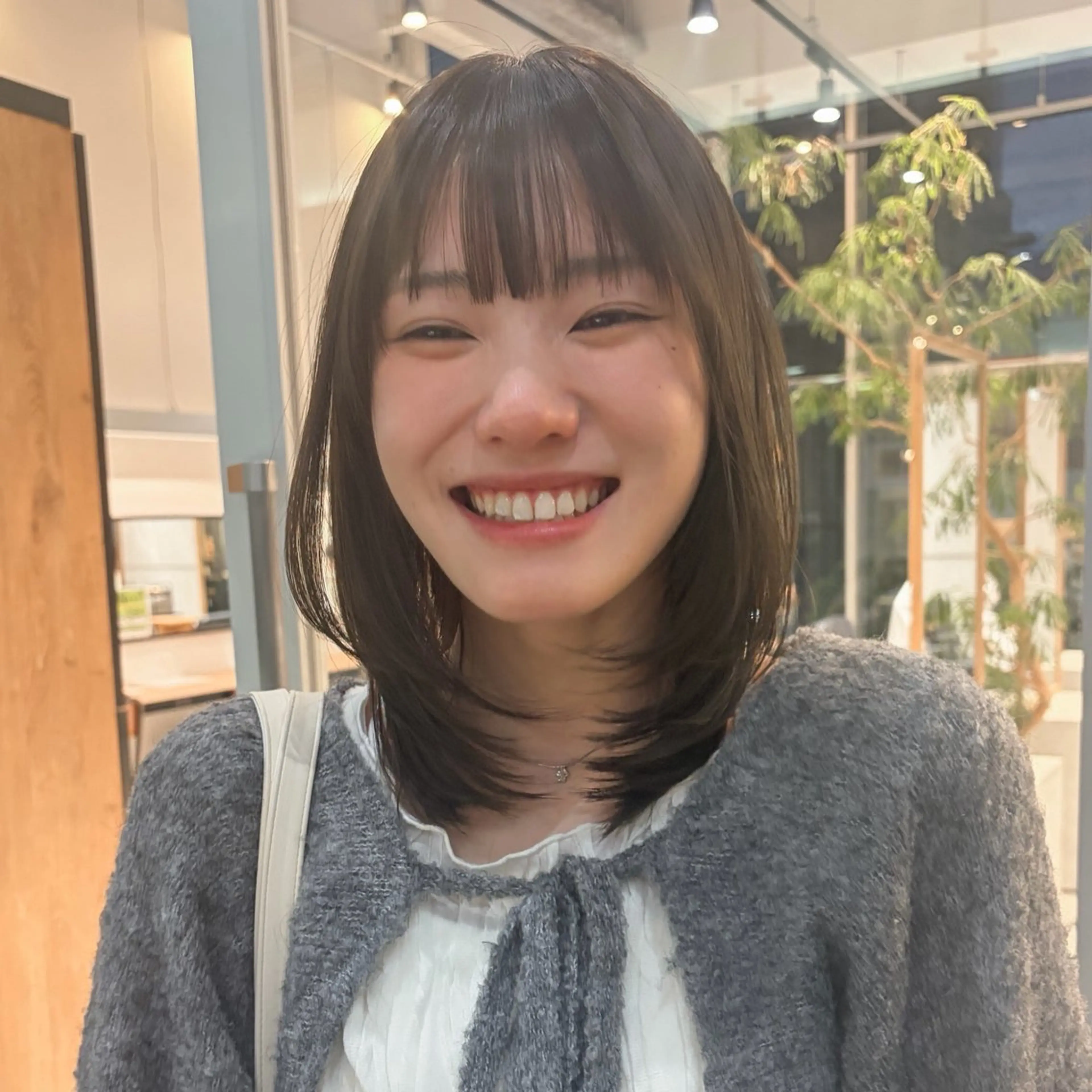 ミディアム カラー アッシュ アッシュグレー アッシュグレージュ ダブルカラー グレージュ ショート/レイヤー/ Ayaka/パーマのヘアスタイル