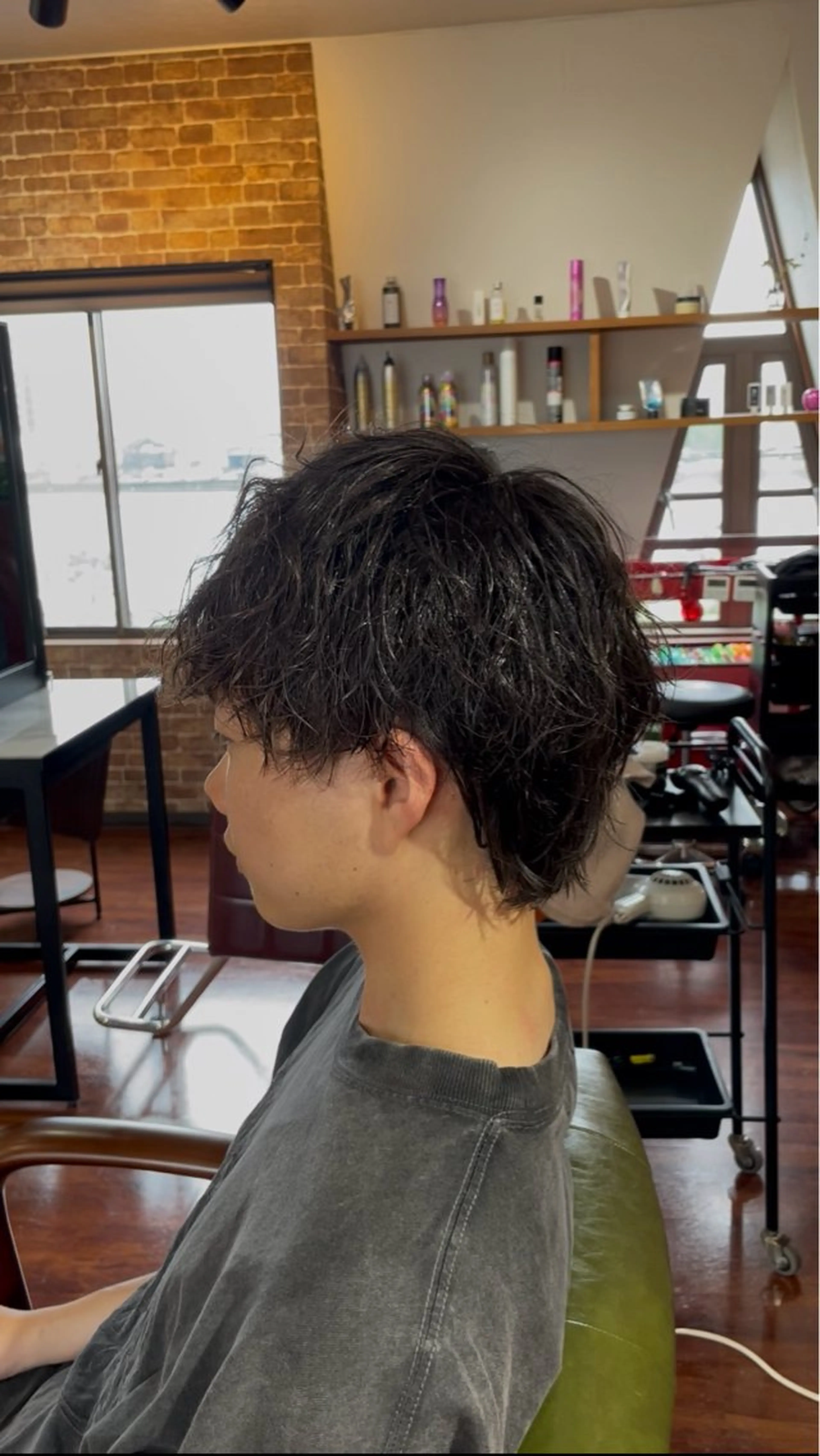 ショート パーマ メンズ 西岡 勇人のヘアスタイル