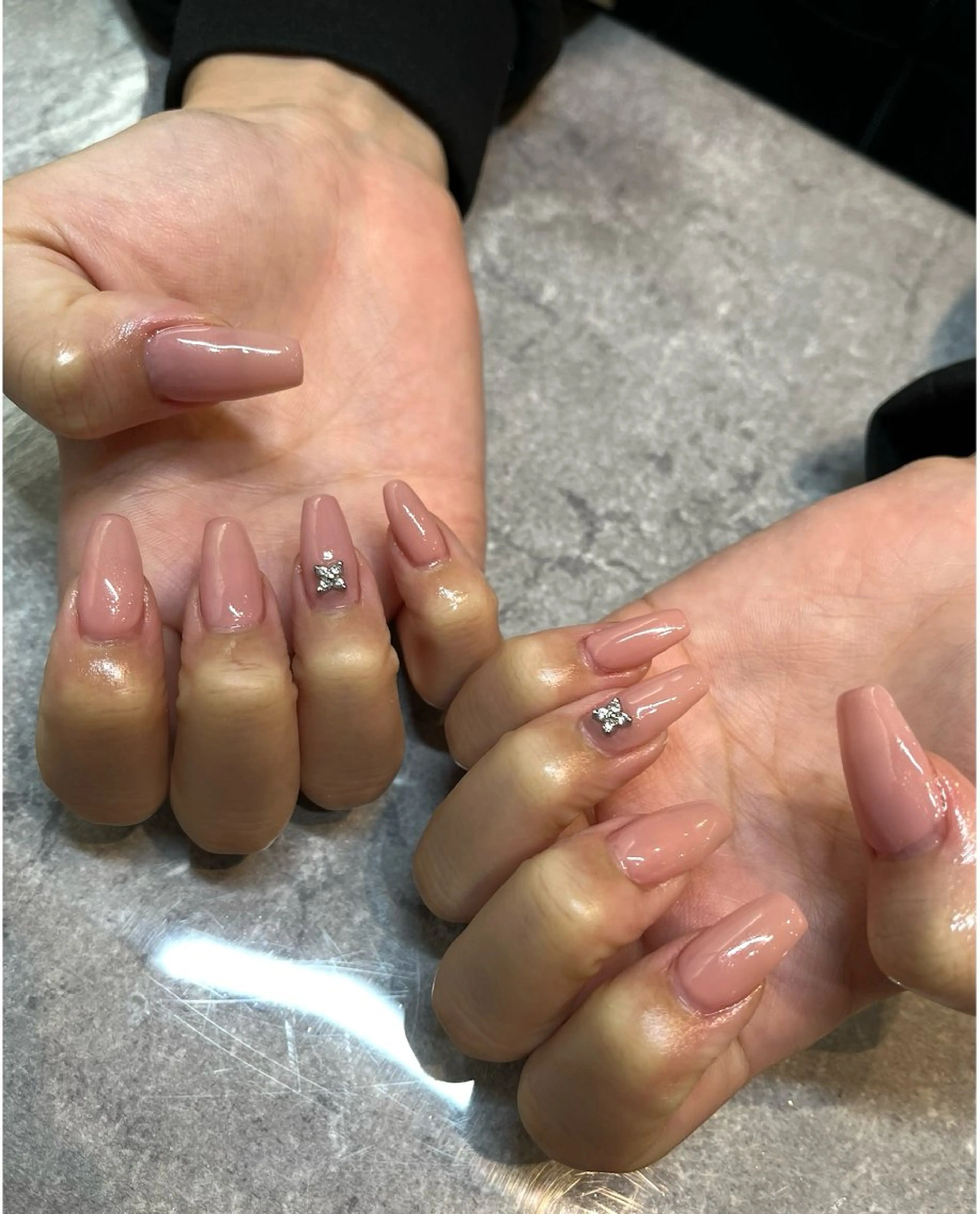 セミロング 大田 香林のネイルデザイン