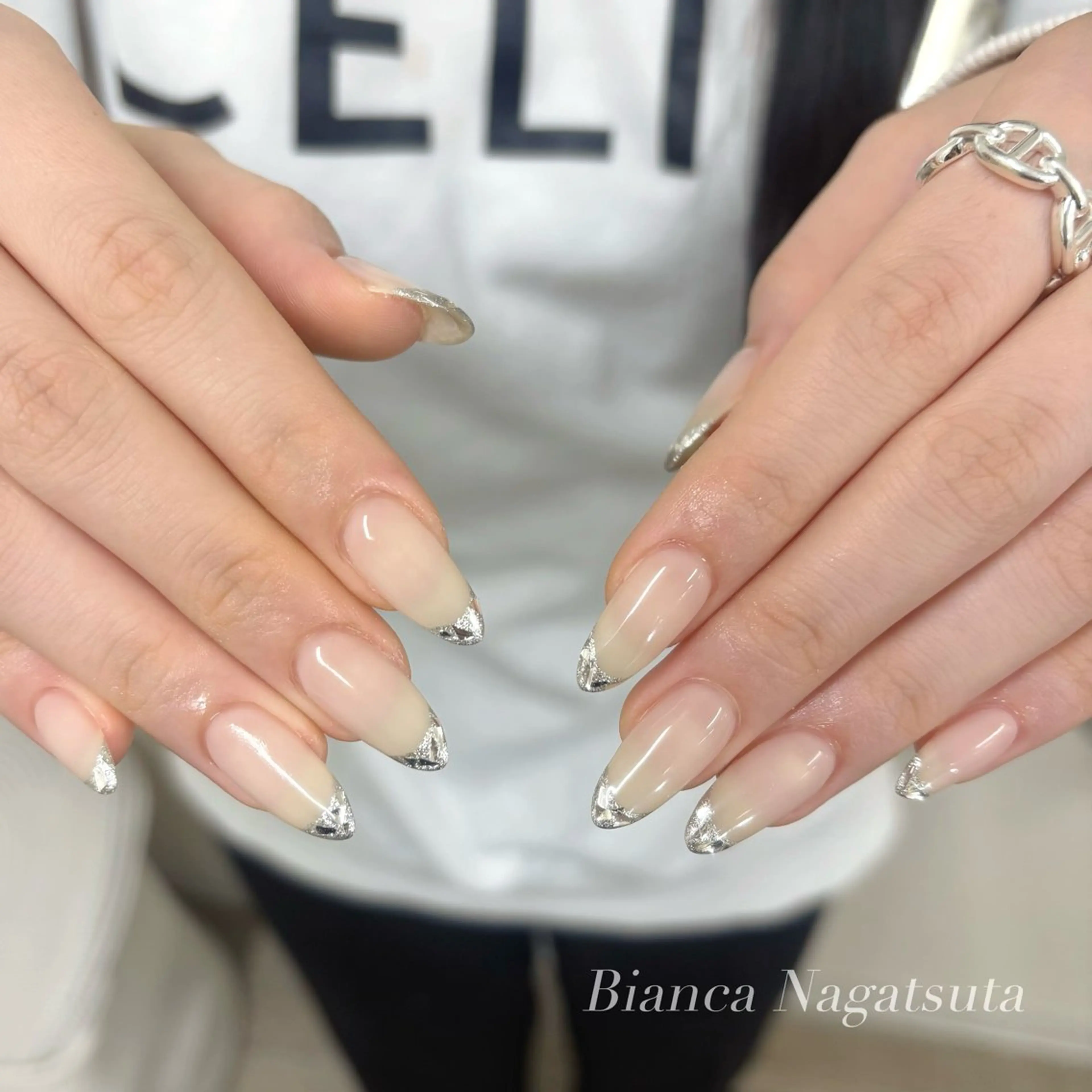 ネイル フレンチネイル ガラスフレンチ Bianca長津田 Mukae⋆.✶🖤のネイルデザイン