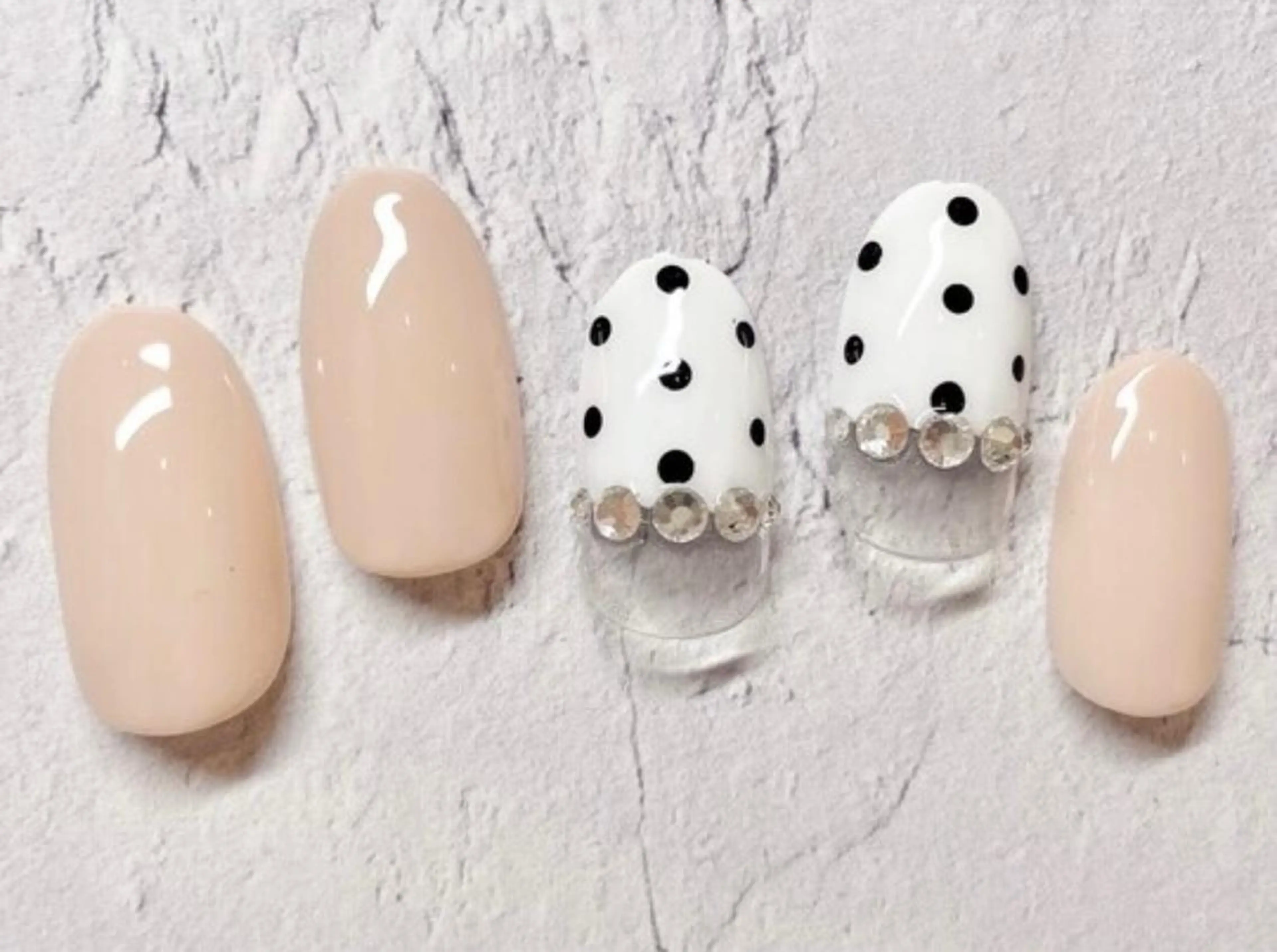 ネイル ハンドネイル ハンドケア UniqueNail 長さだし専門店のネイルデザイン