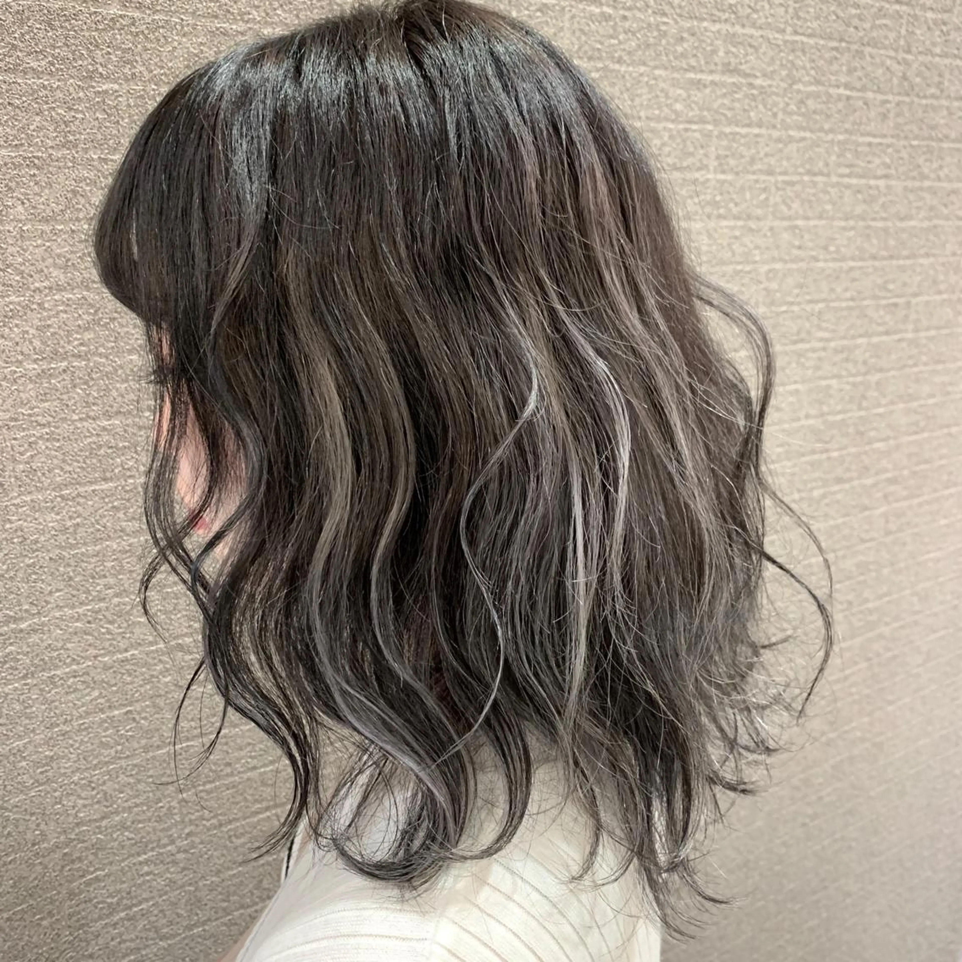 カラー ブリーチ ハイライトカラー 清水 亮太／赤み消しカラーのヘアスタイル