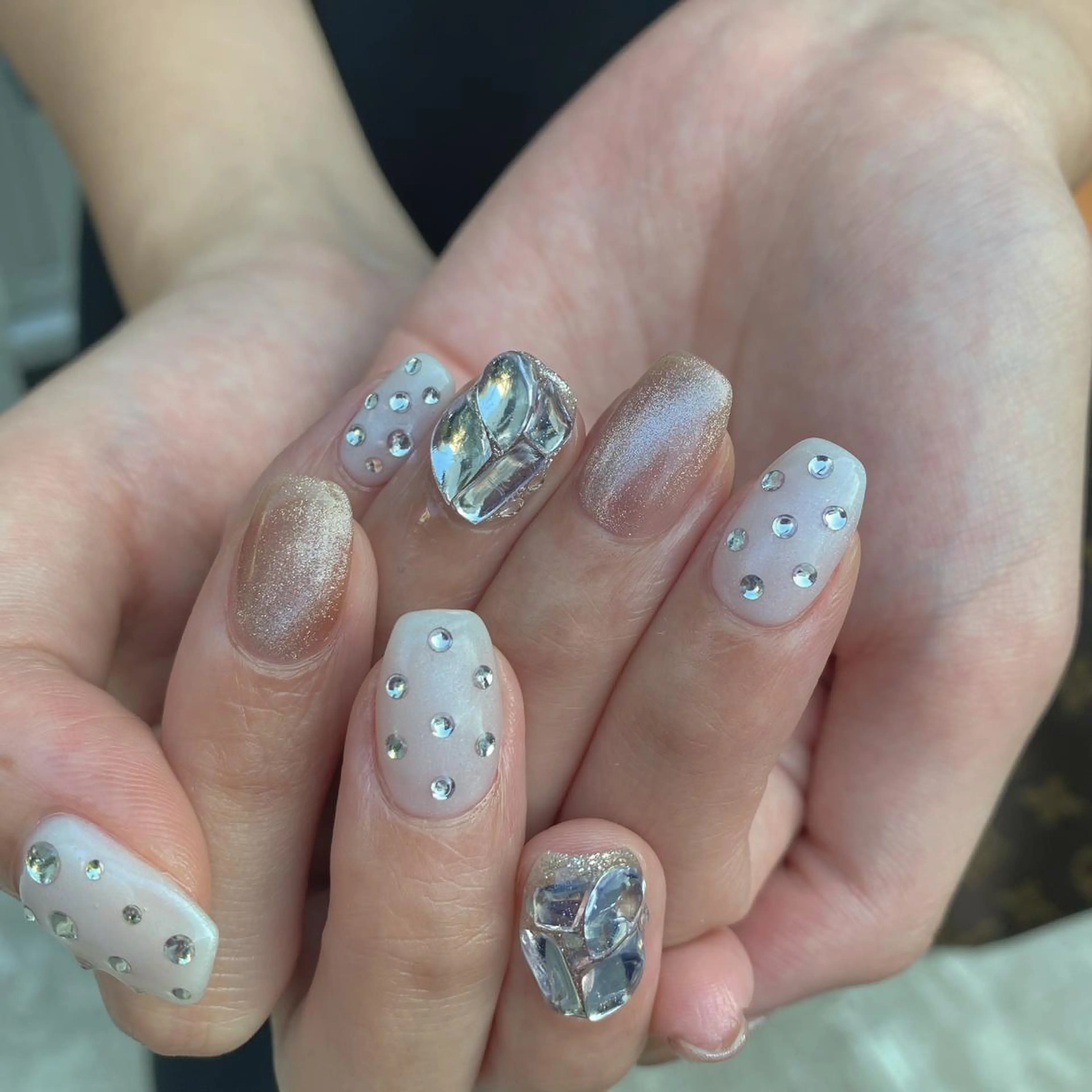 ネイル ストーンネイル 🌼大西洋子 laughl🌼のネイルデザイン