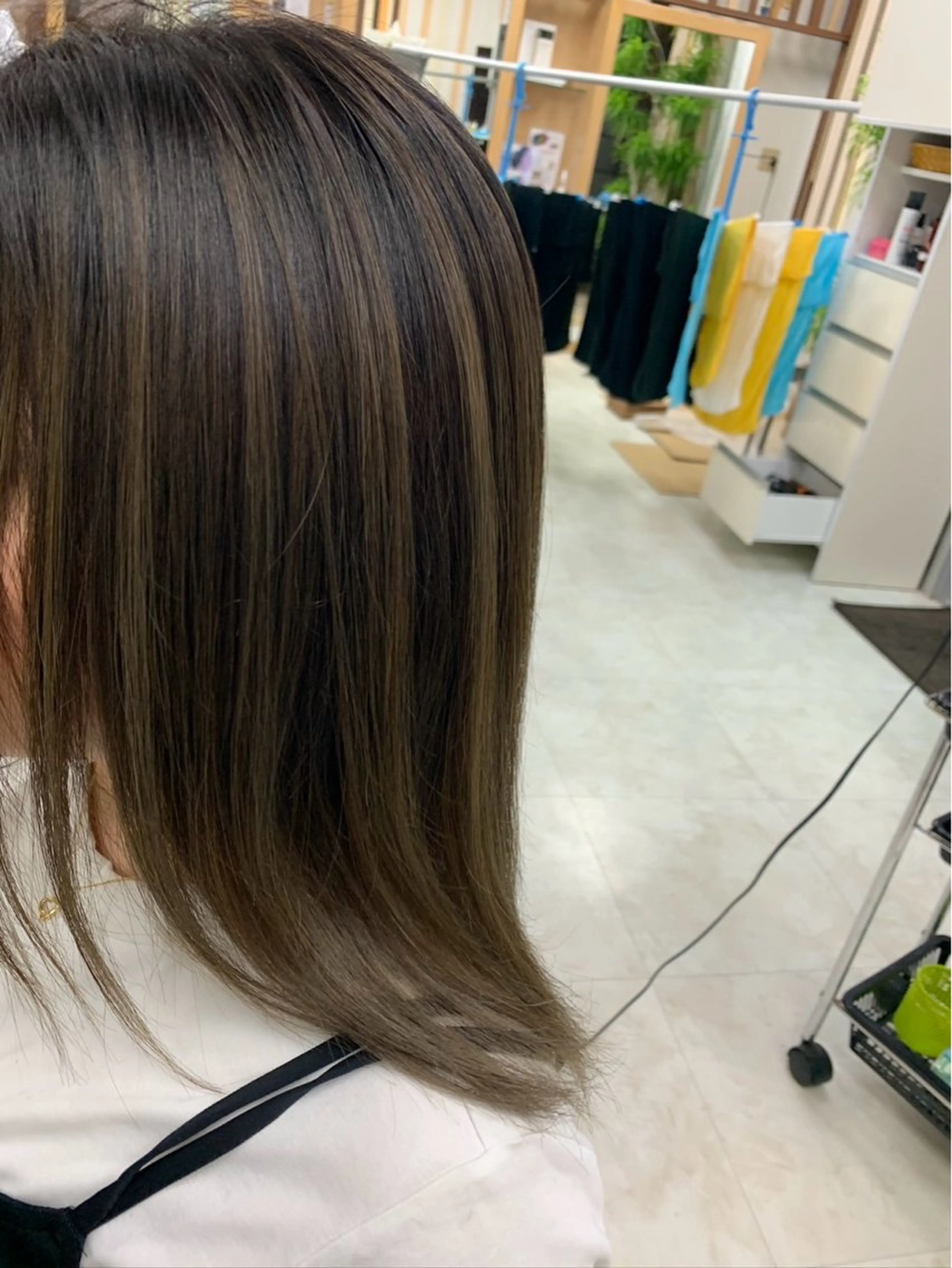 カラー TERUYA shionのヘアスタイル
