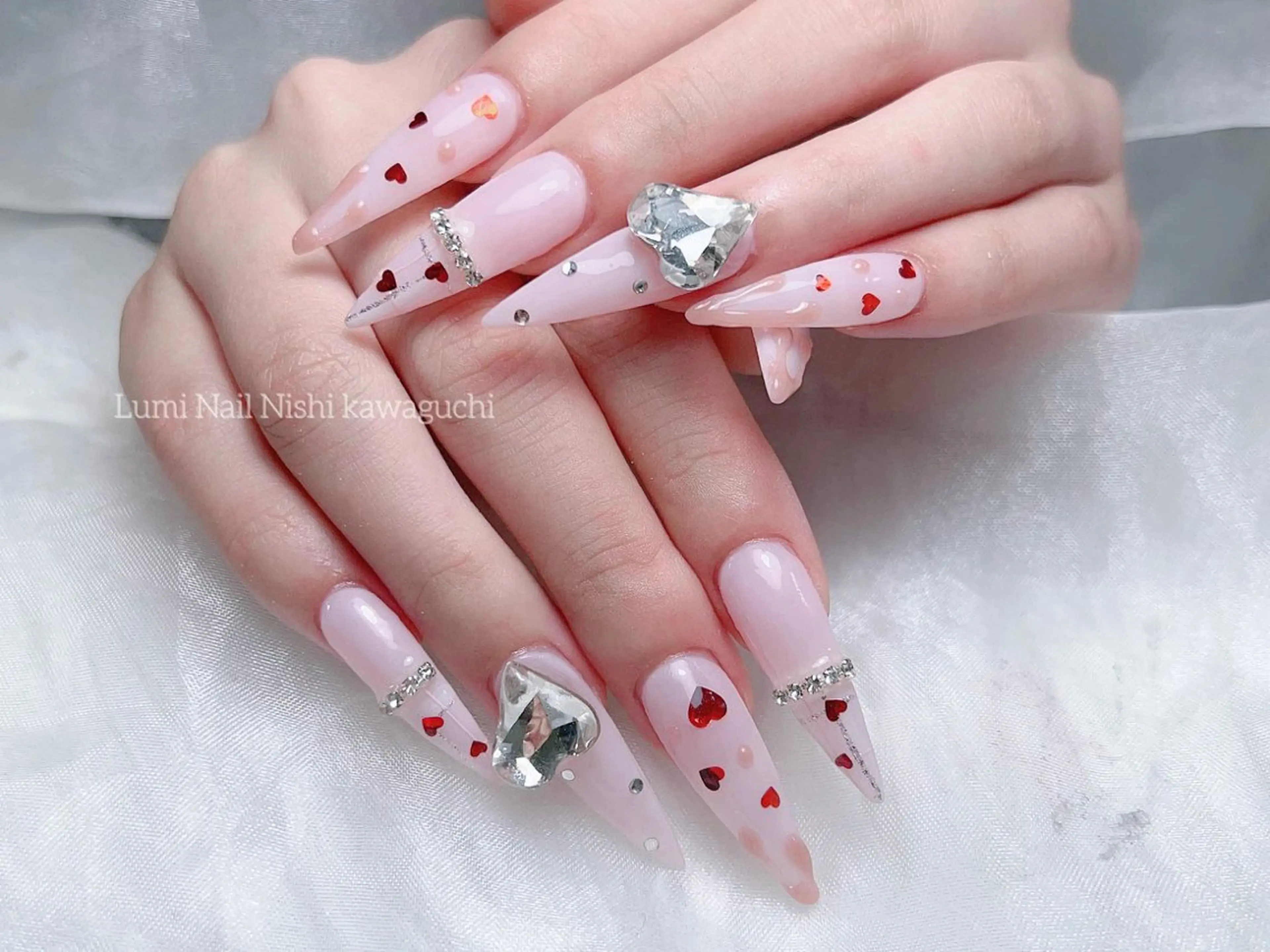 ネイル フットネイル ジェルネイル キラキラネイル オフィスネイル ピンク Lumi Nail Salonのネイルデザイン