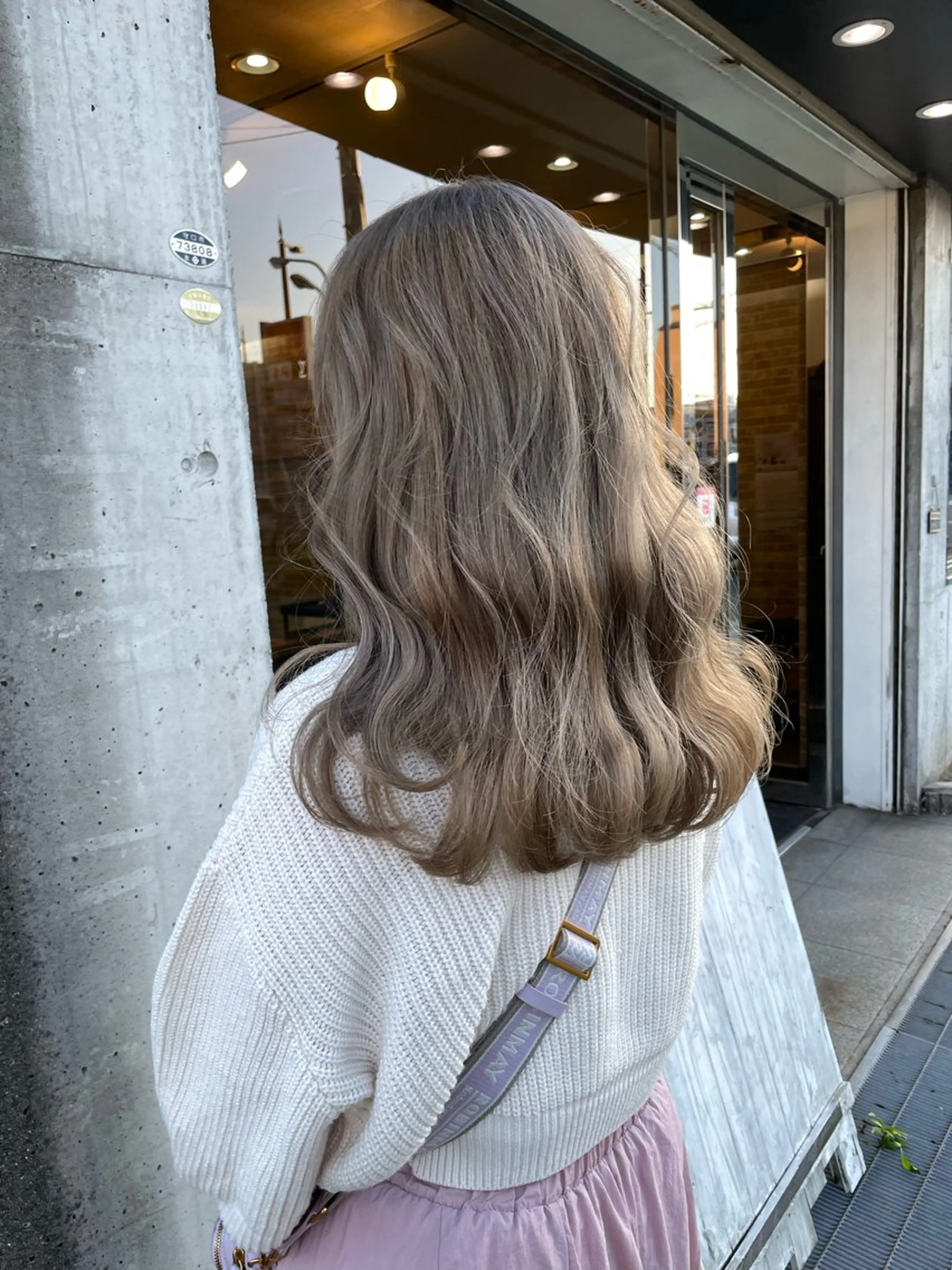 セミロング カラー カット ヘアカラー シモダ クルミのヘアスタイル