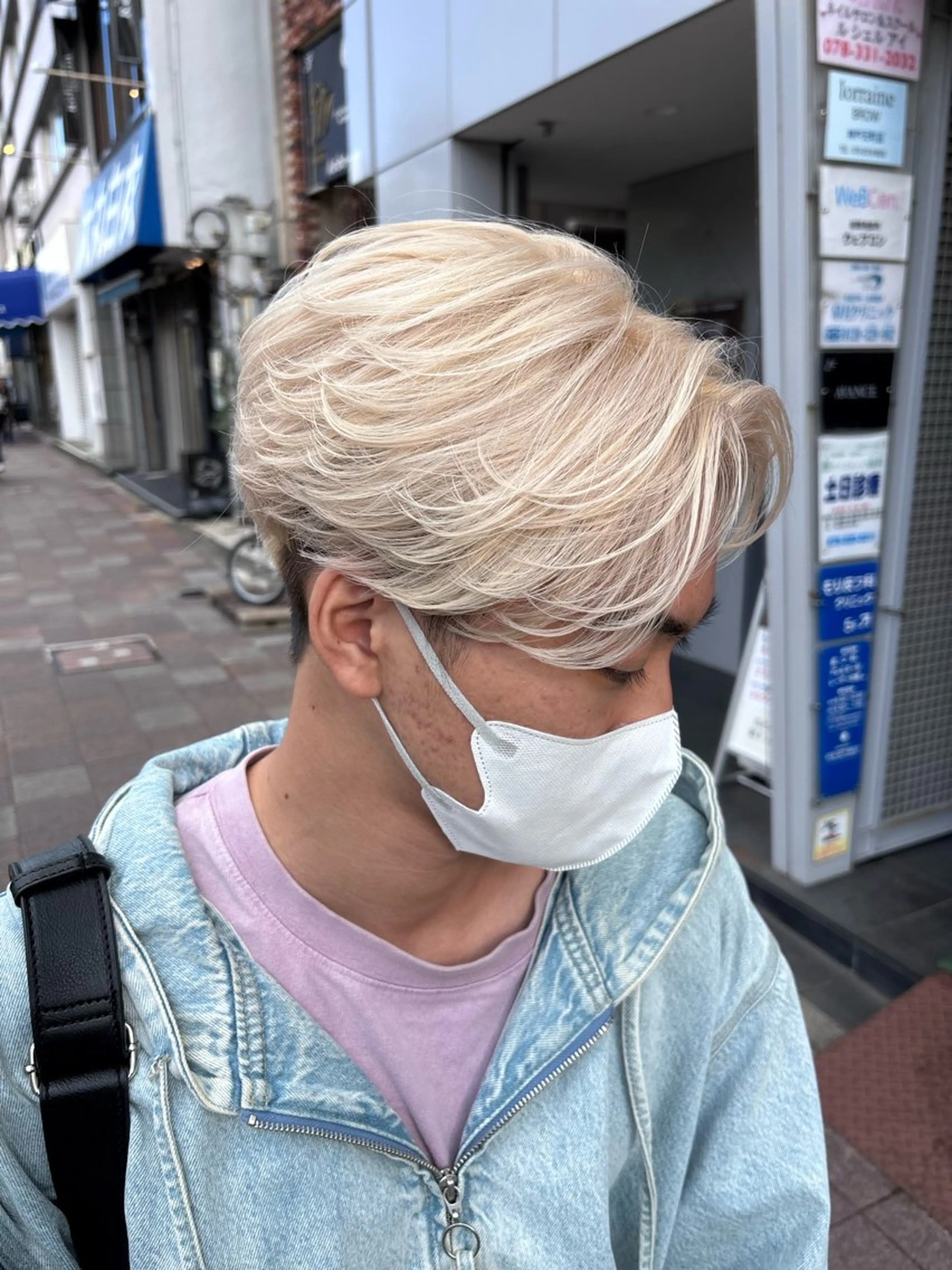 ショート カラー ベージュカラー ブリーチ ブロンド ブロンドベージュ 穐田 航のヘアスタイル