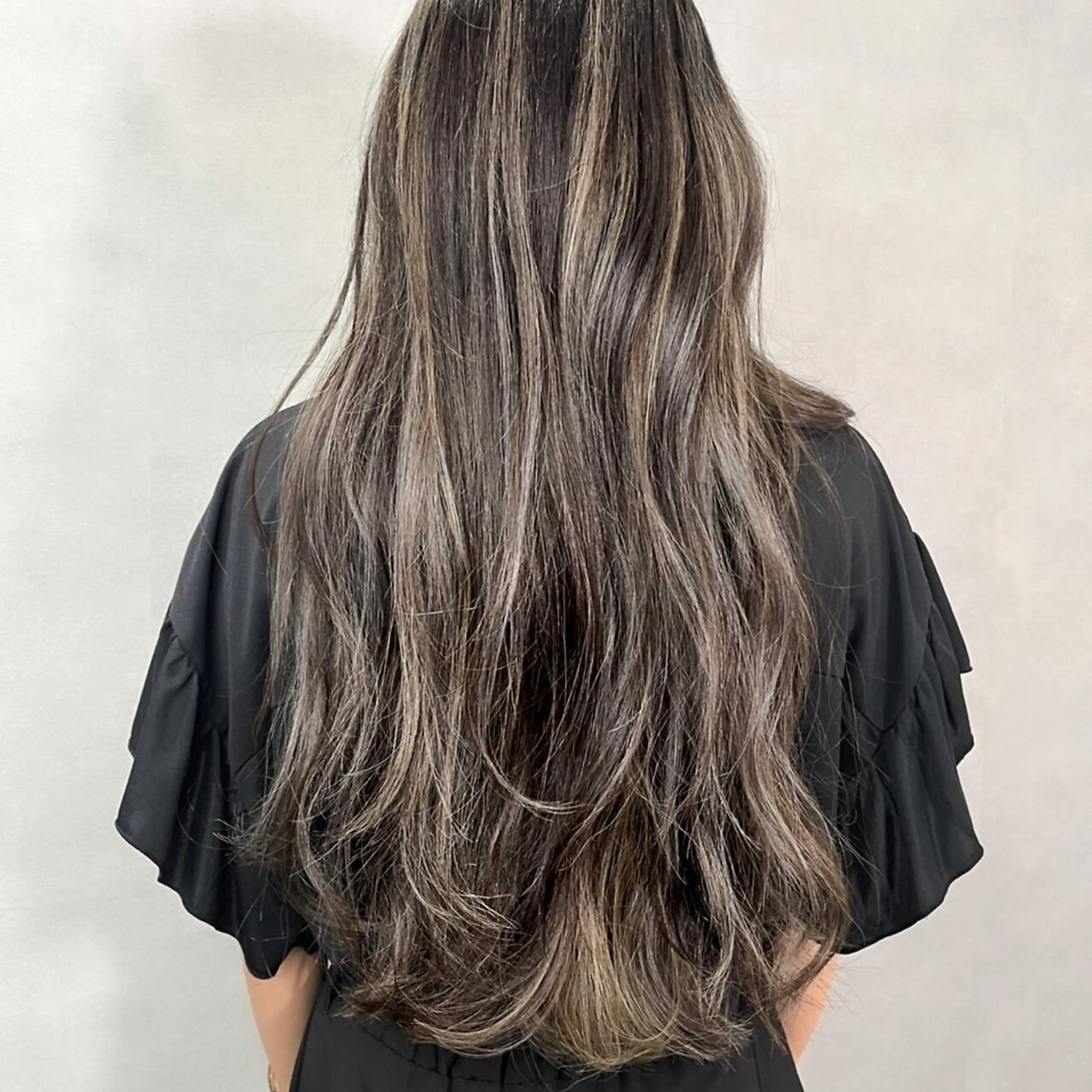 似合わせカット+外国人風ハイライトカラー+トリートメント¥27390→¥18900の写真