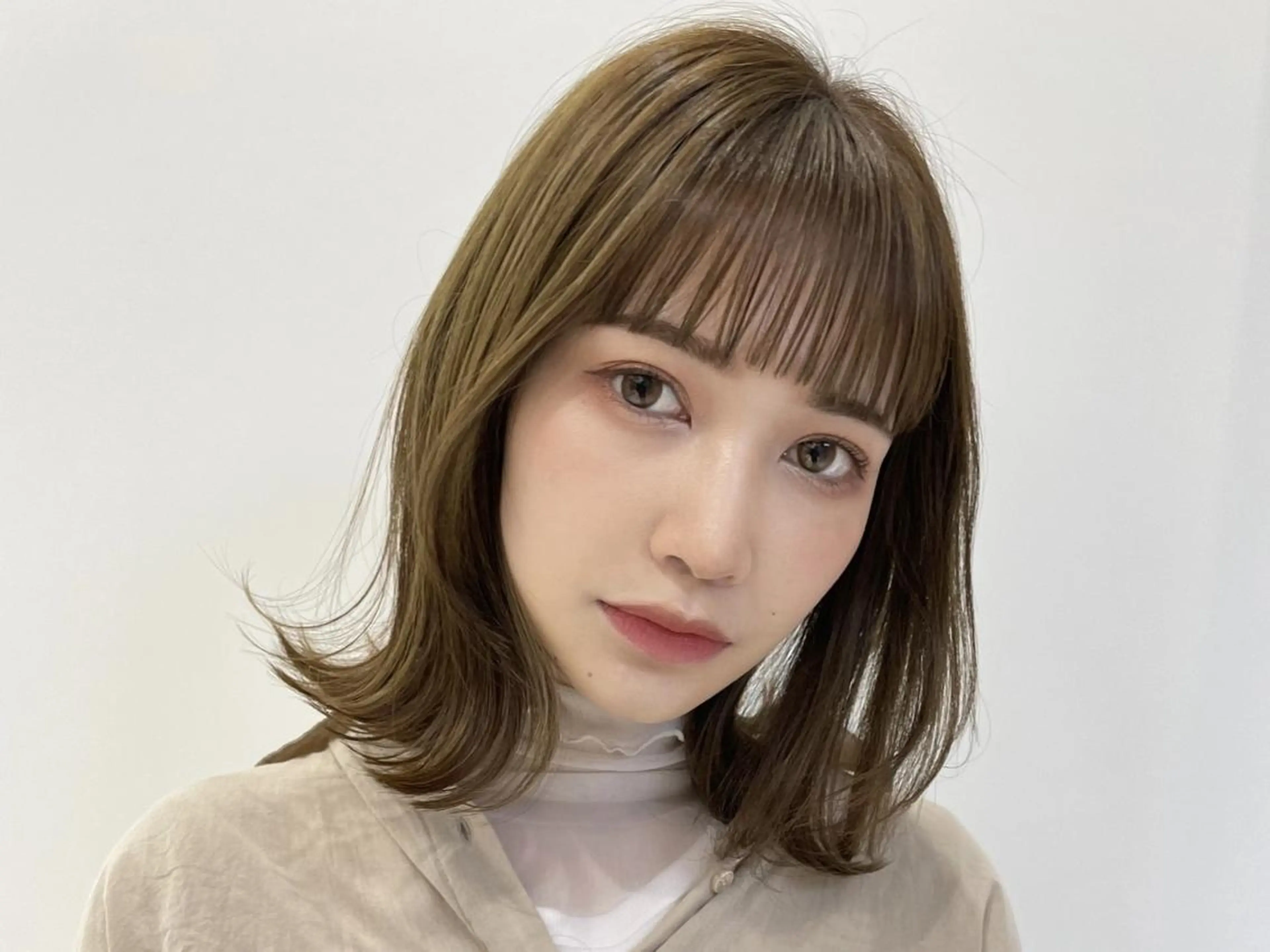 ミディアム Emerge海老名 駅店【エマージュ】のヘアスタイル