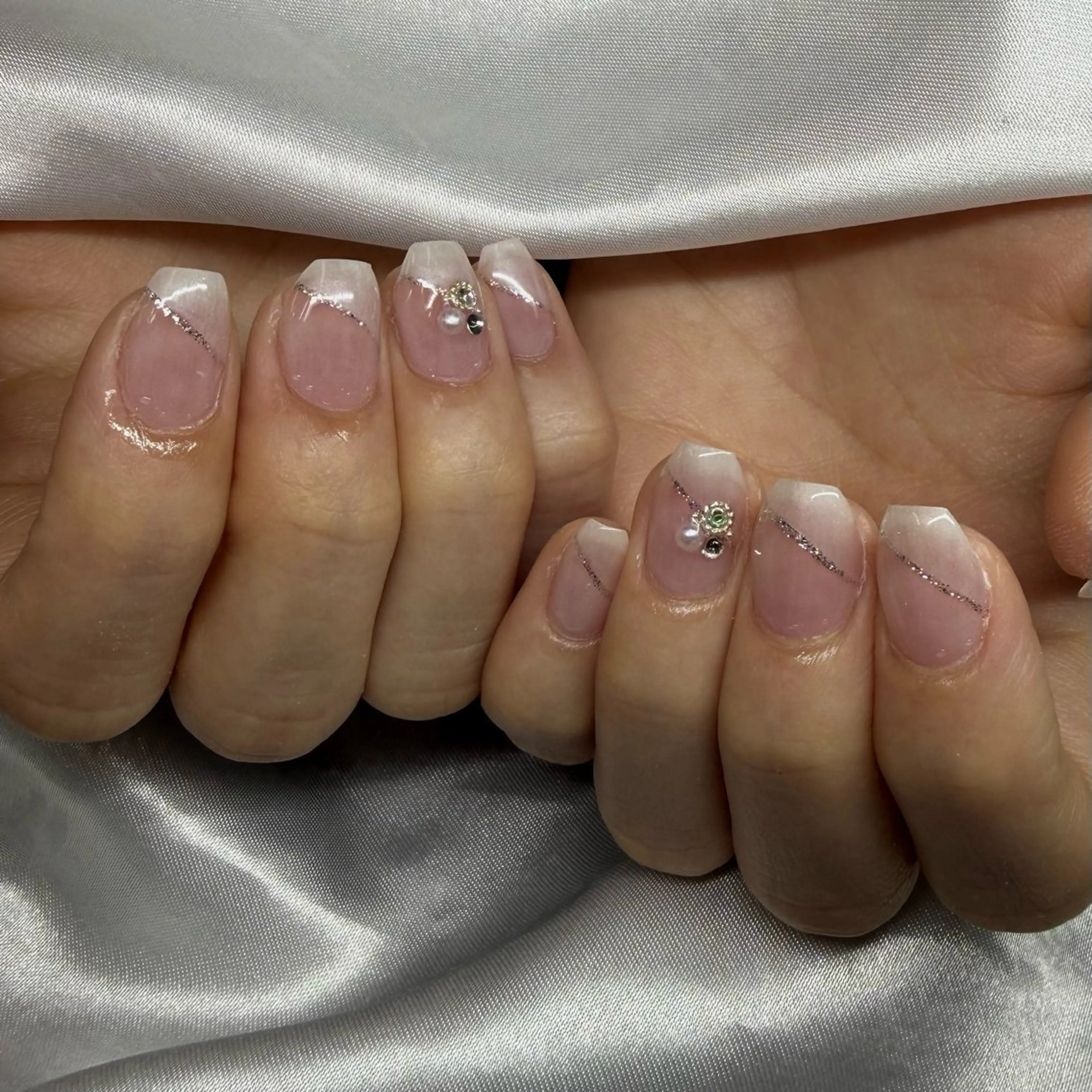 ネイル Emieux Saraのネイルデザイン