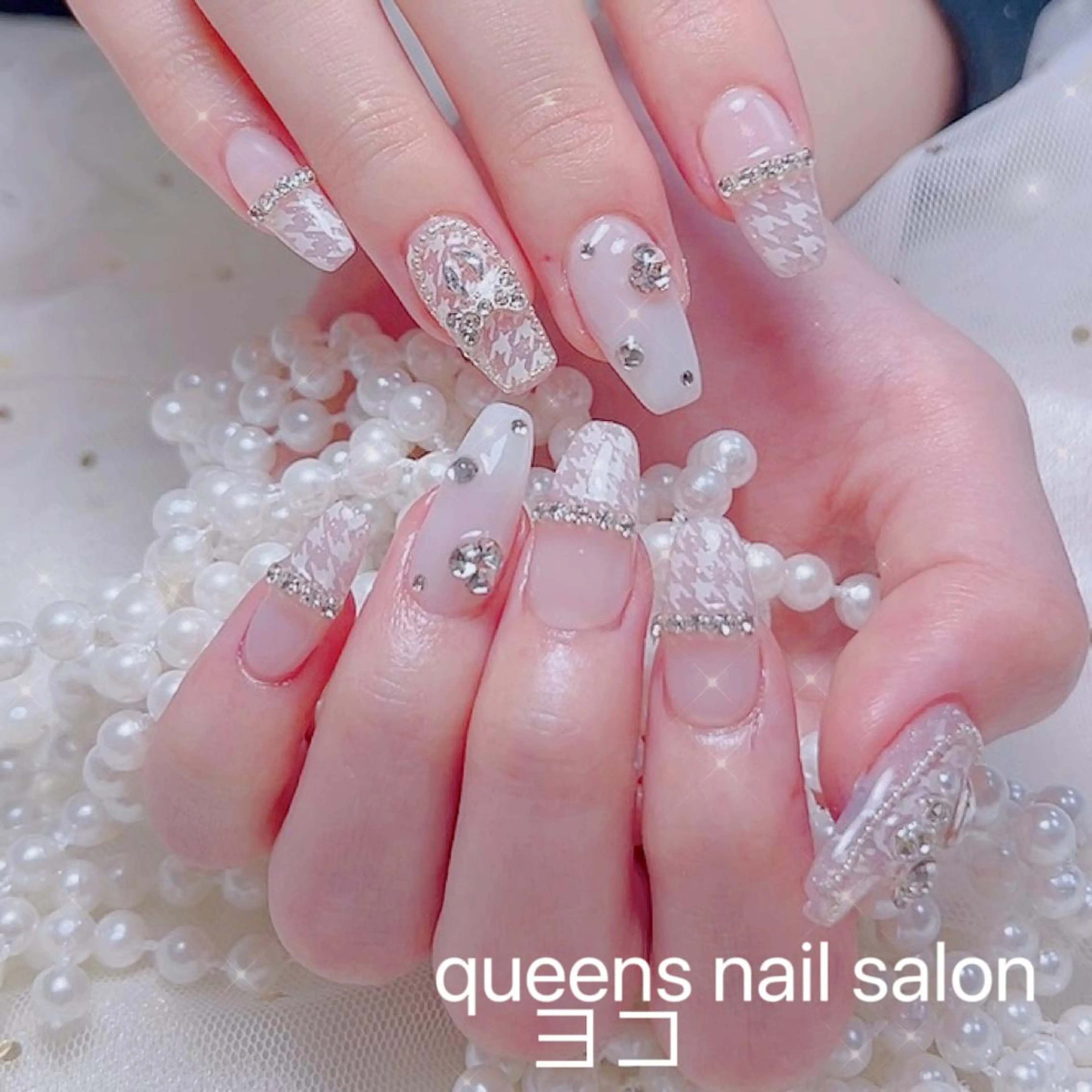 ネイル queensnail 🧸mikaのネイルデザイン