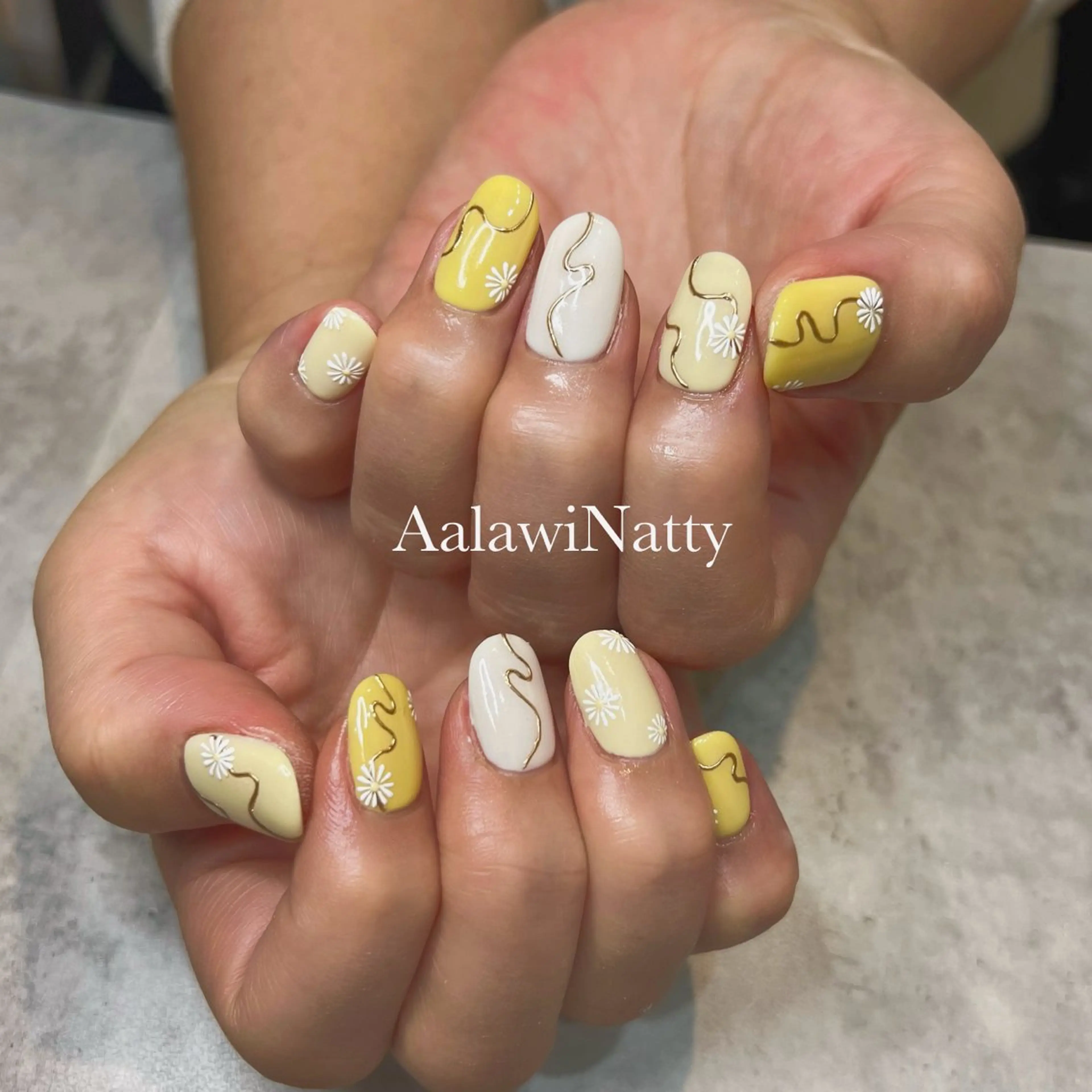 ネイル アートネイル ゴールド グラデーション 黄色 AMANO AKIHOのネイルデザイン