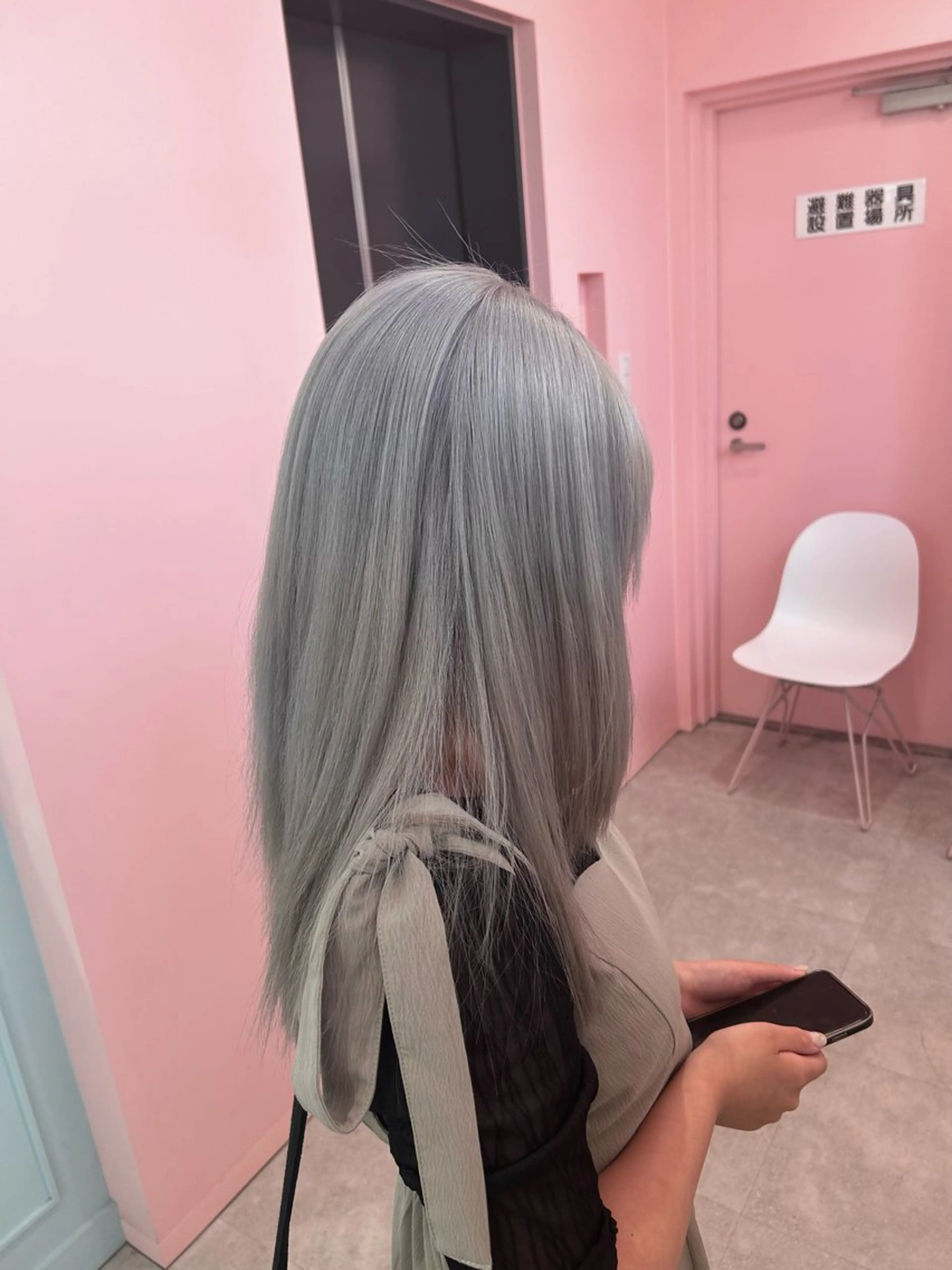 ロング カラー ヘアカラー 履歴修正屋さん／ ブロンド／ホワイトのヘアスタイル