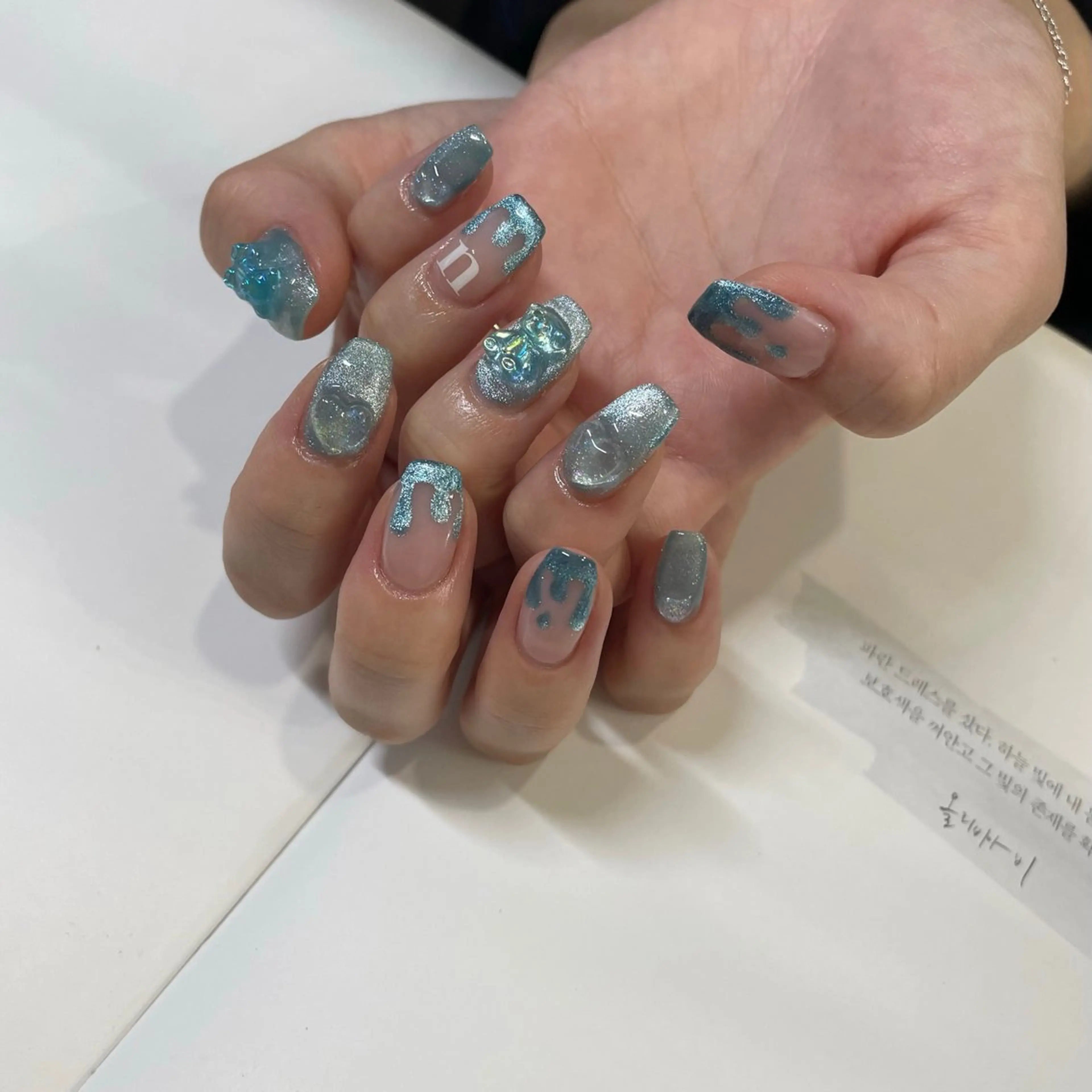 ネイル マグネットネイル ハンドネイル ネイルズシャトン🪡 ネイリスト齊藤のネイルデザイン