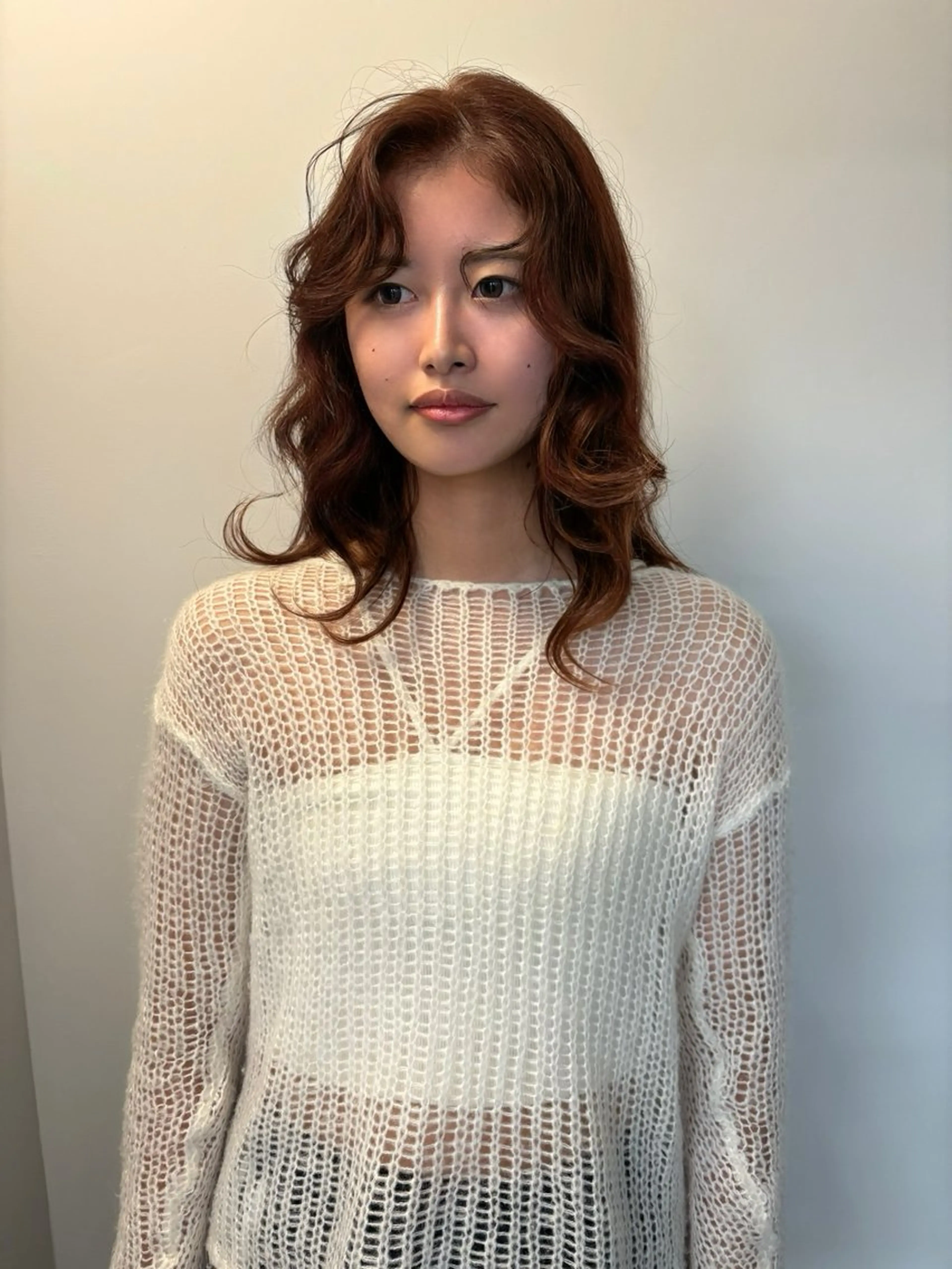 セミロング カラー パーマ 蛭町 遥香のヘアスタイル