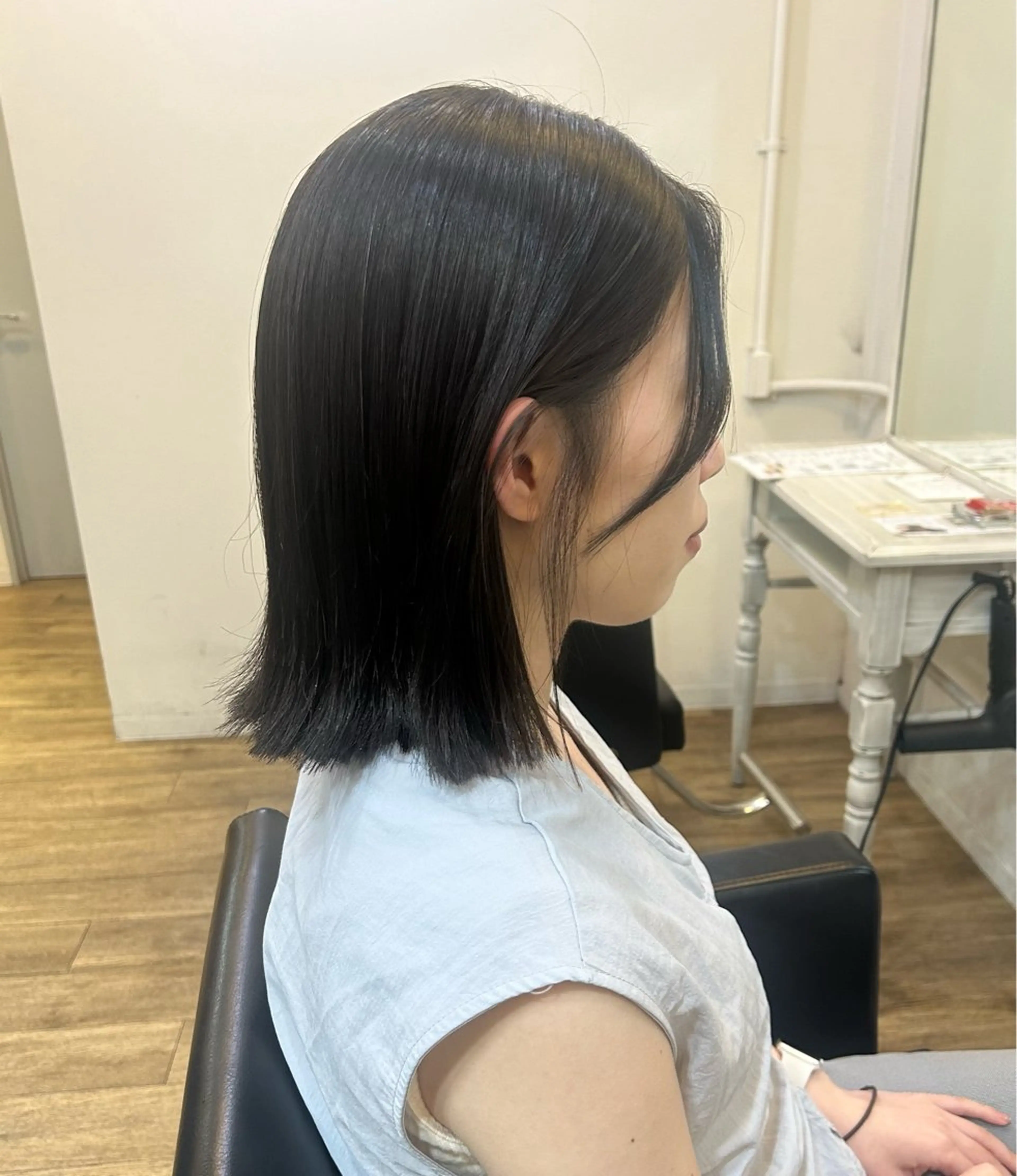 ミディアム ボブ くびれヘア 顔周りカット 韓国風ヘア レイヤーカット ブリーチなしベージュ /ヘアセット/ミユのヘアスタイル