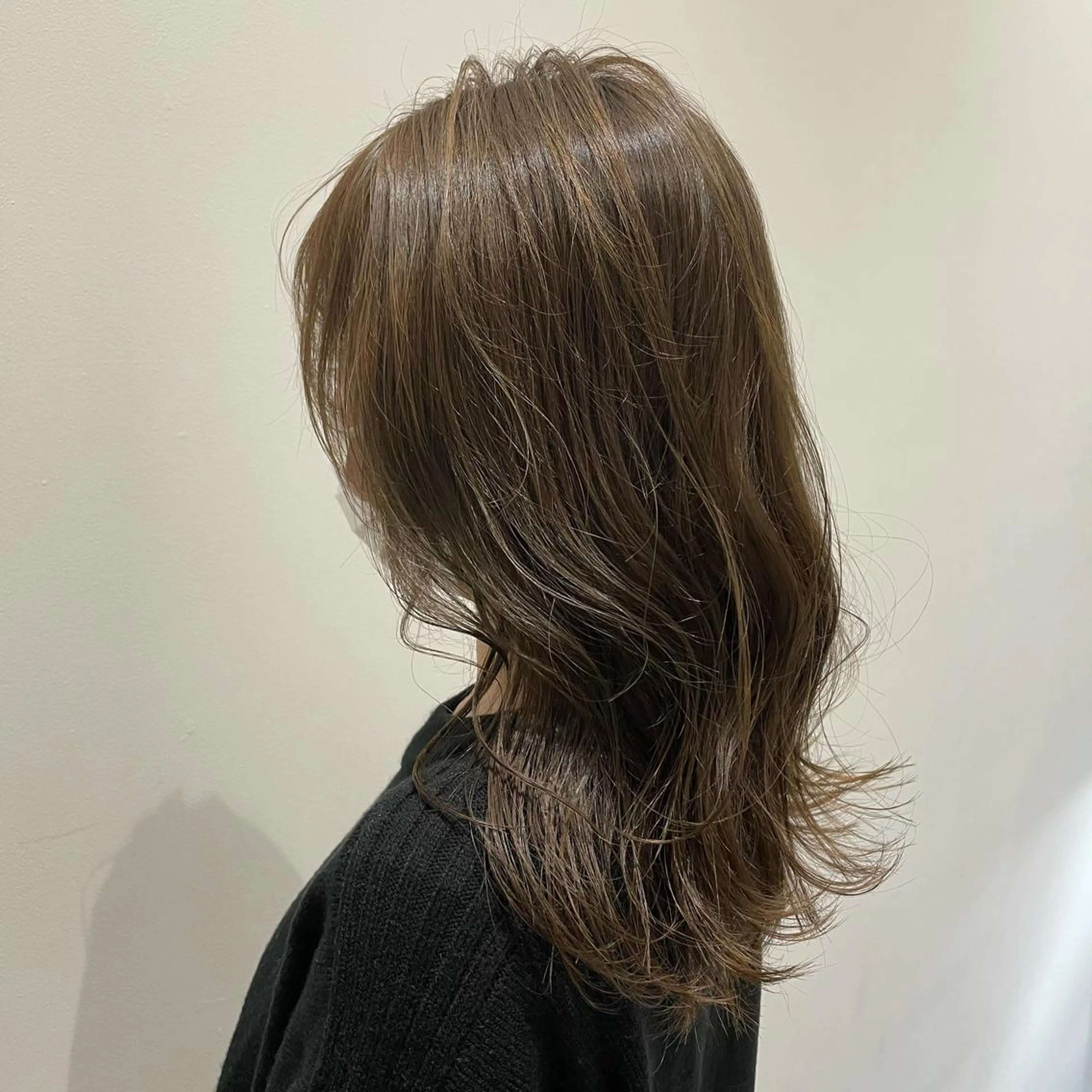 セミロング カラー カット ヘアカラー トリートメント 狩野 羅夢のヘアスタイル