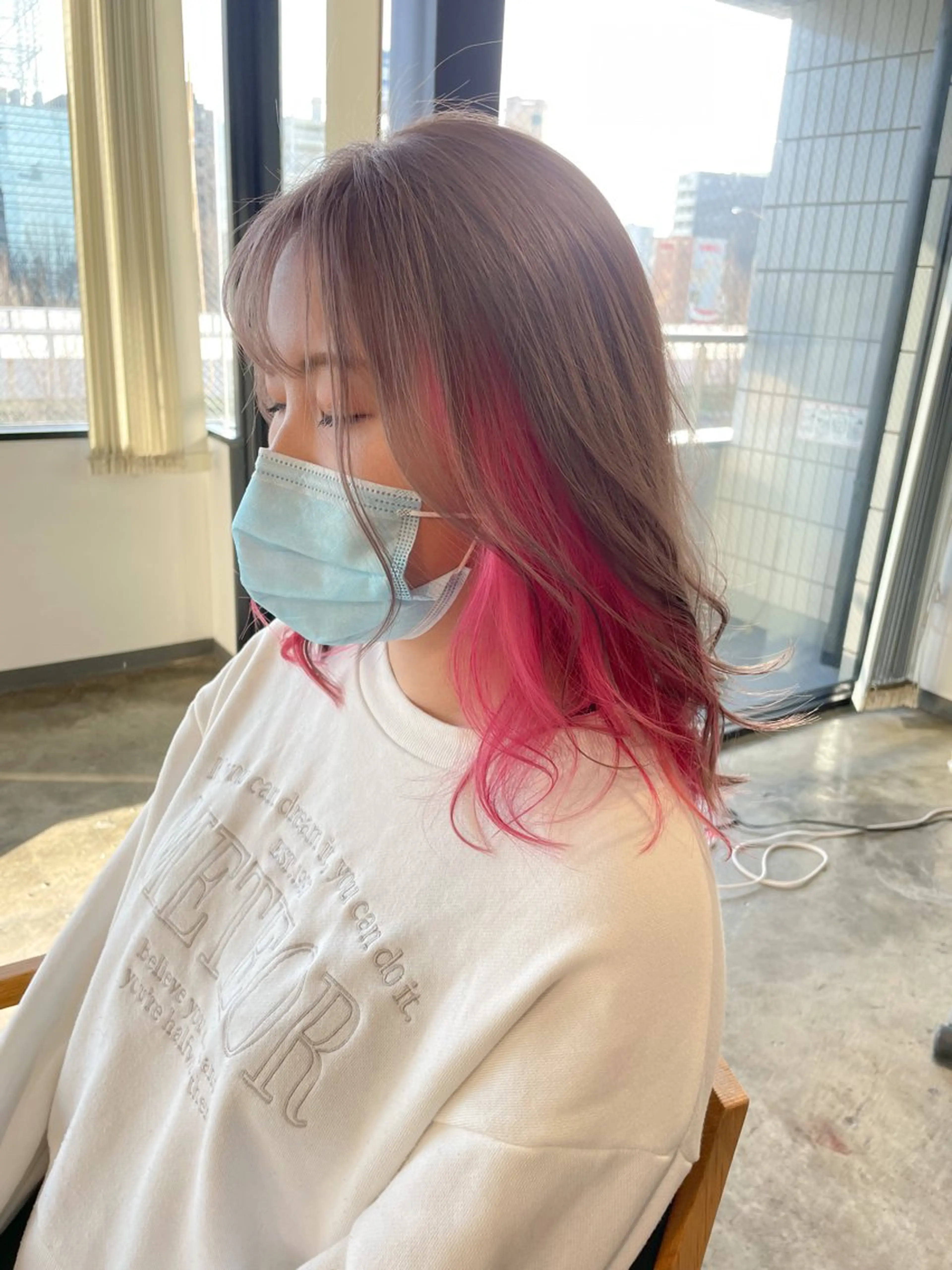 セミロング カラー ベージュカラー ミルクティーベージュ ピンクカラー ヘアカラー トリートメント ハイトーン/レイヤー /ケアブリーチ石川治のヘアスタイル