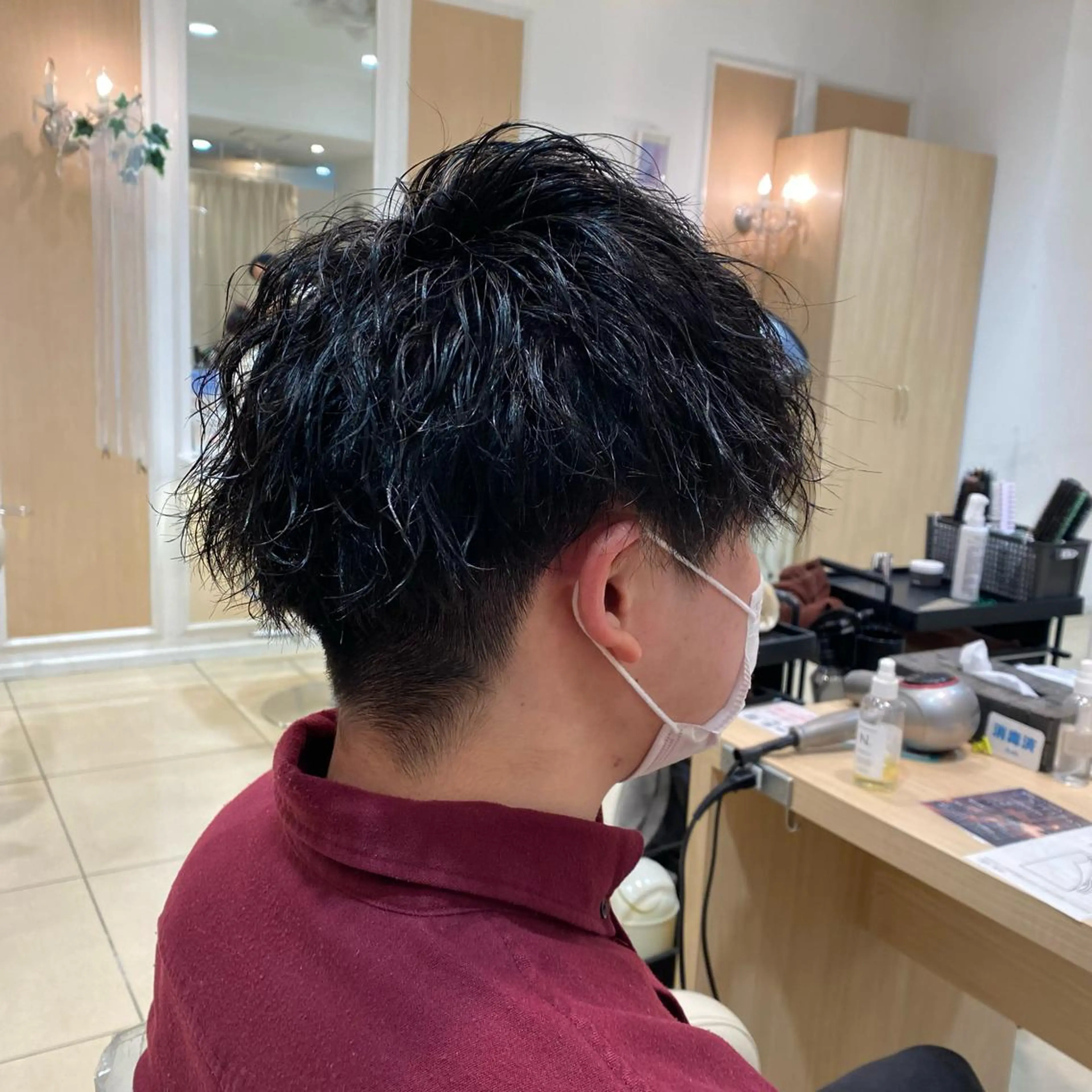 ミディアム パーマ メンズ カット パーマ メンズ特化型美容師 栗山勇人のヘアスタイル