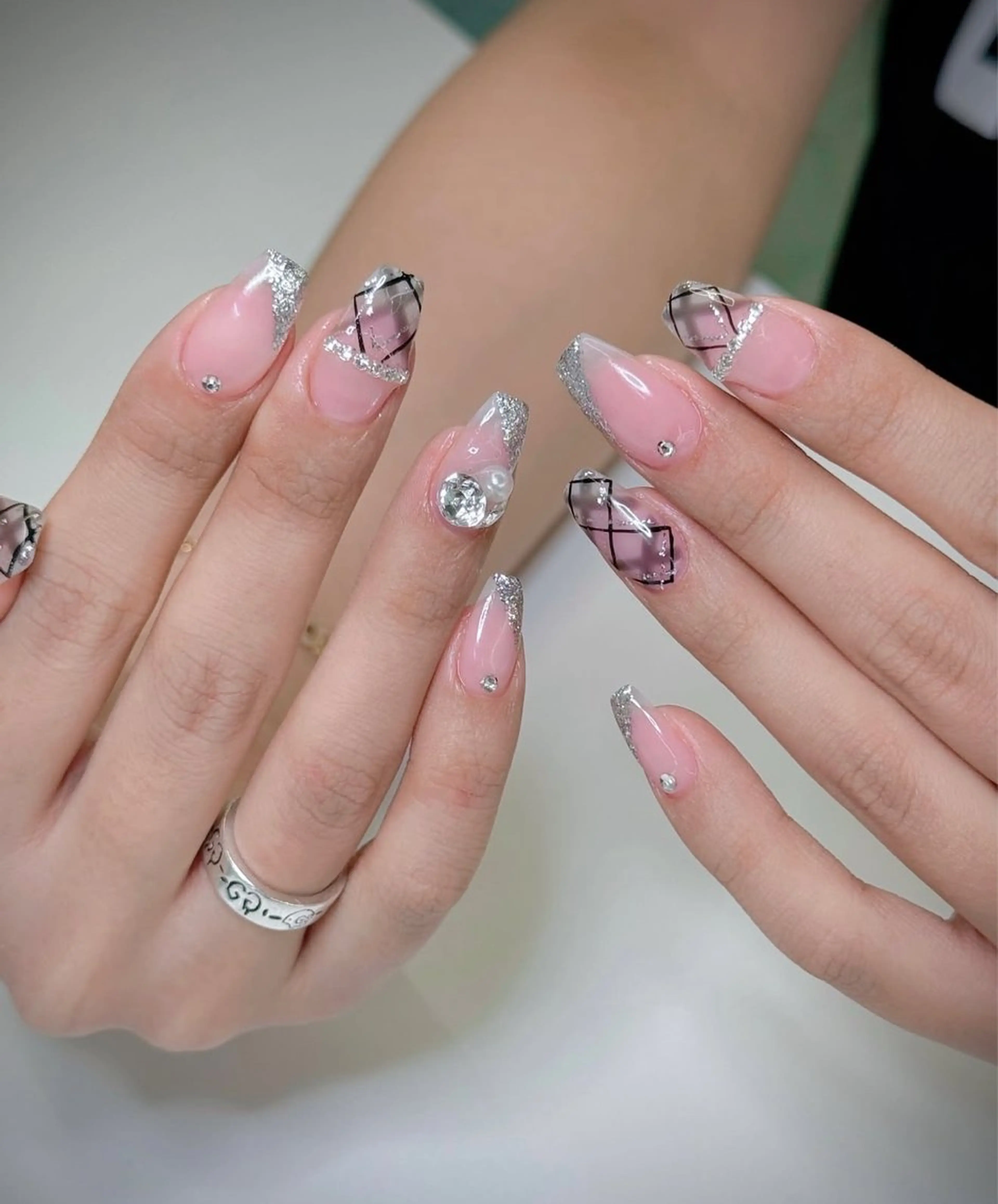 ネイル アニマル柄 オーロラネイル チークネイル フラッシュネイル ジェルネイル ハンドネイル Tira Nailのネイルデザイン