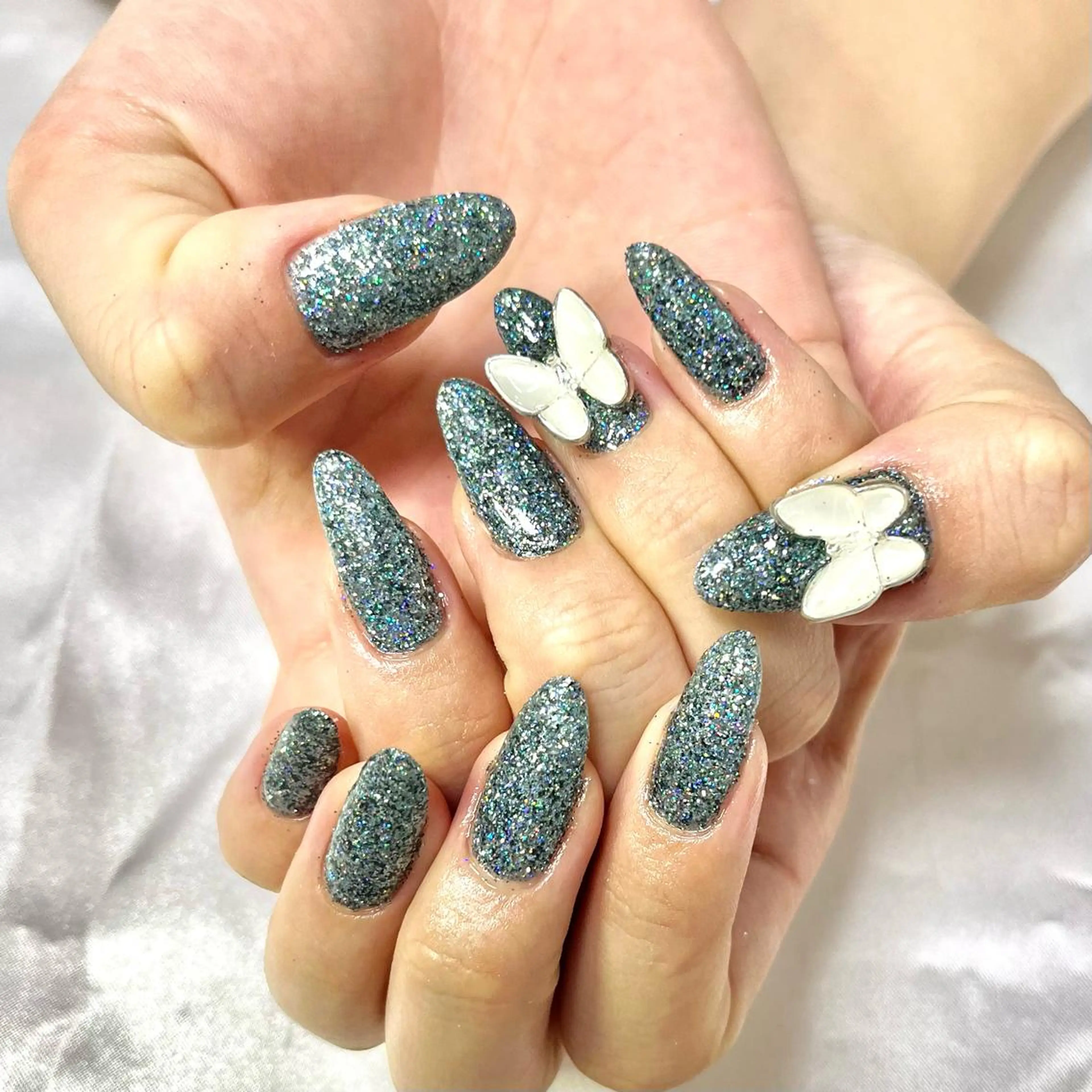 ネイル ジェルネイル グリーン キラキラネイル 韓国ネイル ラメ(グリッター) ハンドネイル 韓国ネイル💠 Tomoのネイルデザイン