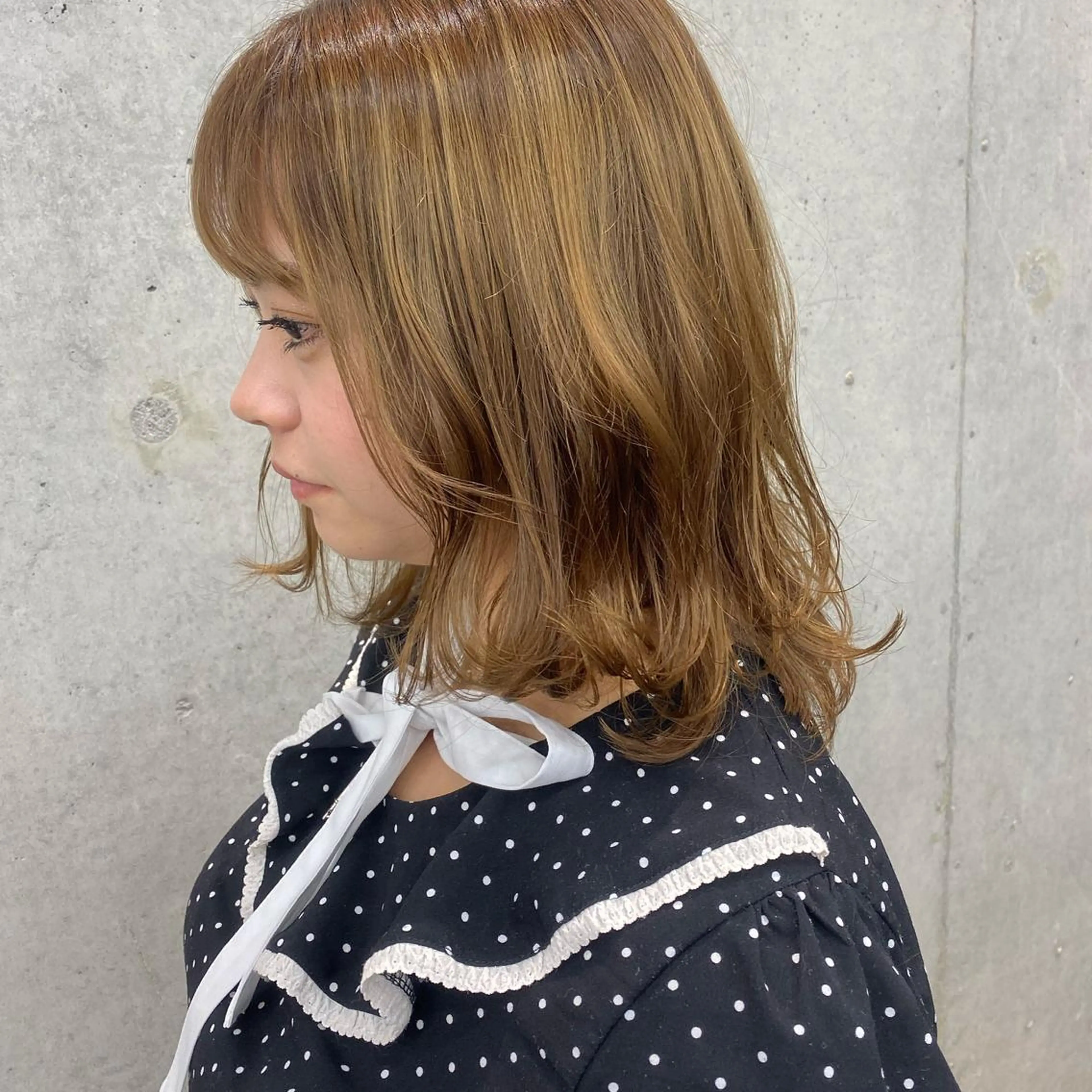 ミディアム カラー オリーブ/アッシュ やわらか透明感カラーのヘアスタイル