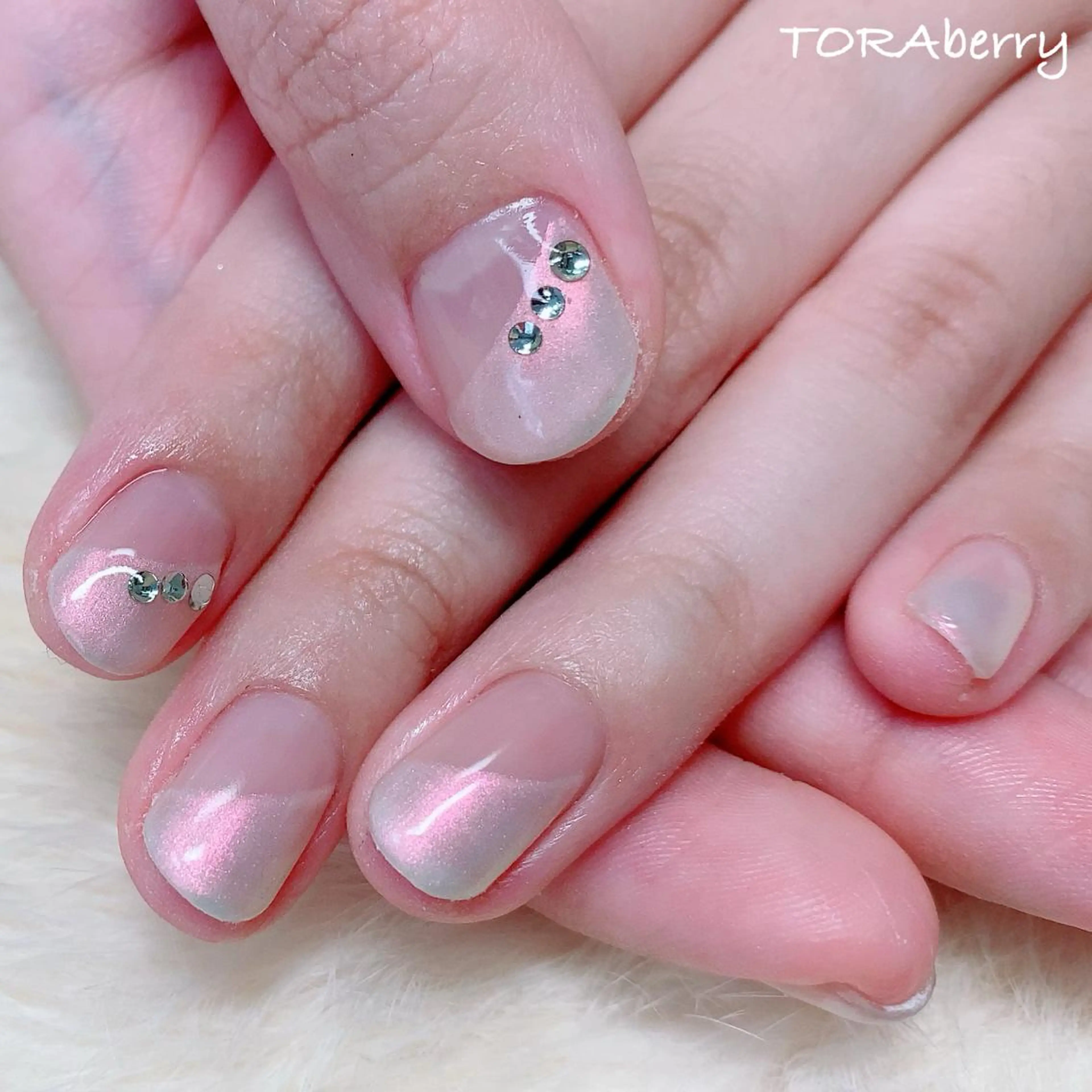 ネイル フレンチネイル 斜めフレンチ ハンドネイル ネイリスト なつみのネイルデザイン