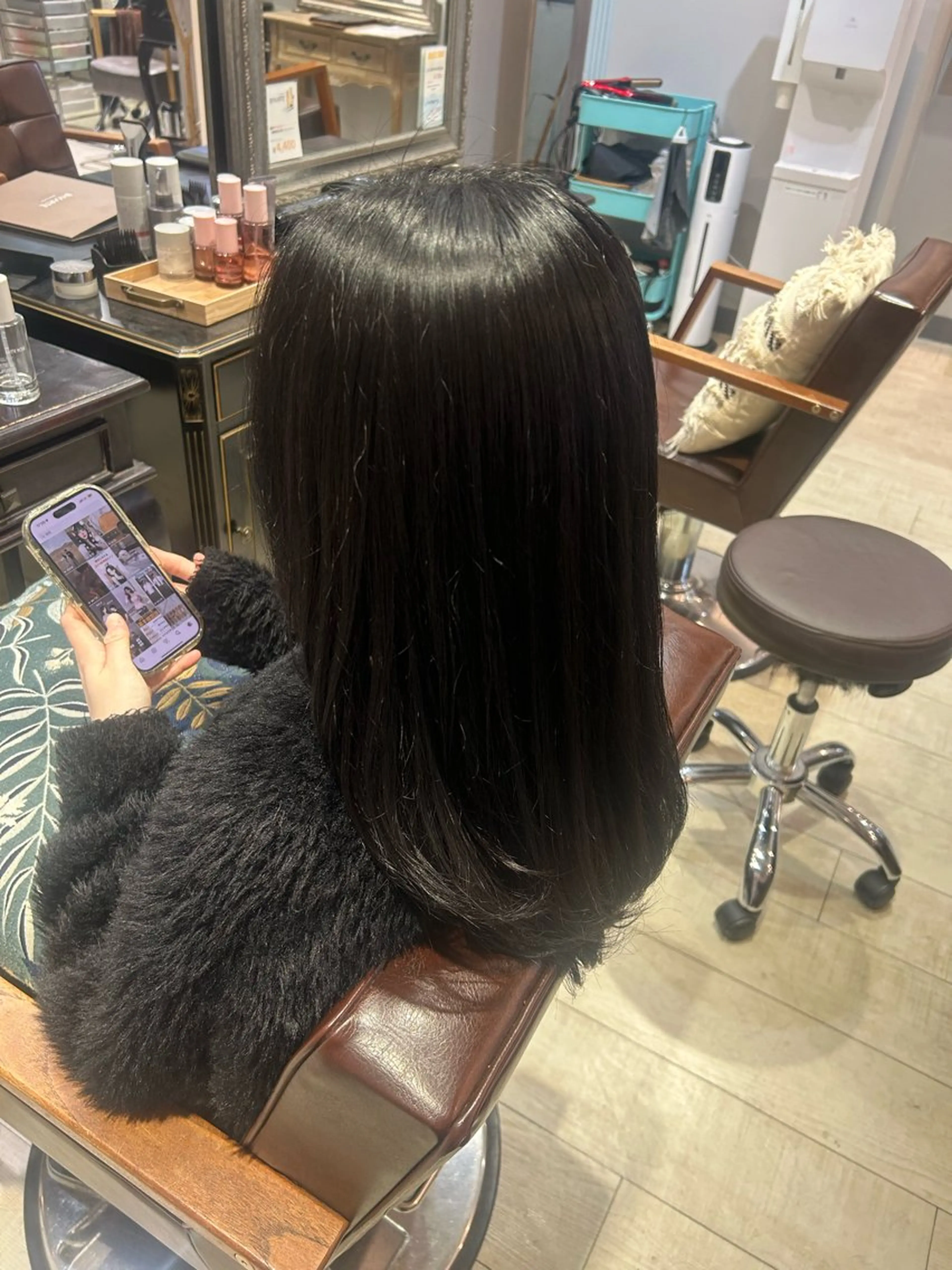 セミロング ヘアカラー 暖色カラー｜艶髪｜ 🥨AIKA🥨のヘアスタイル