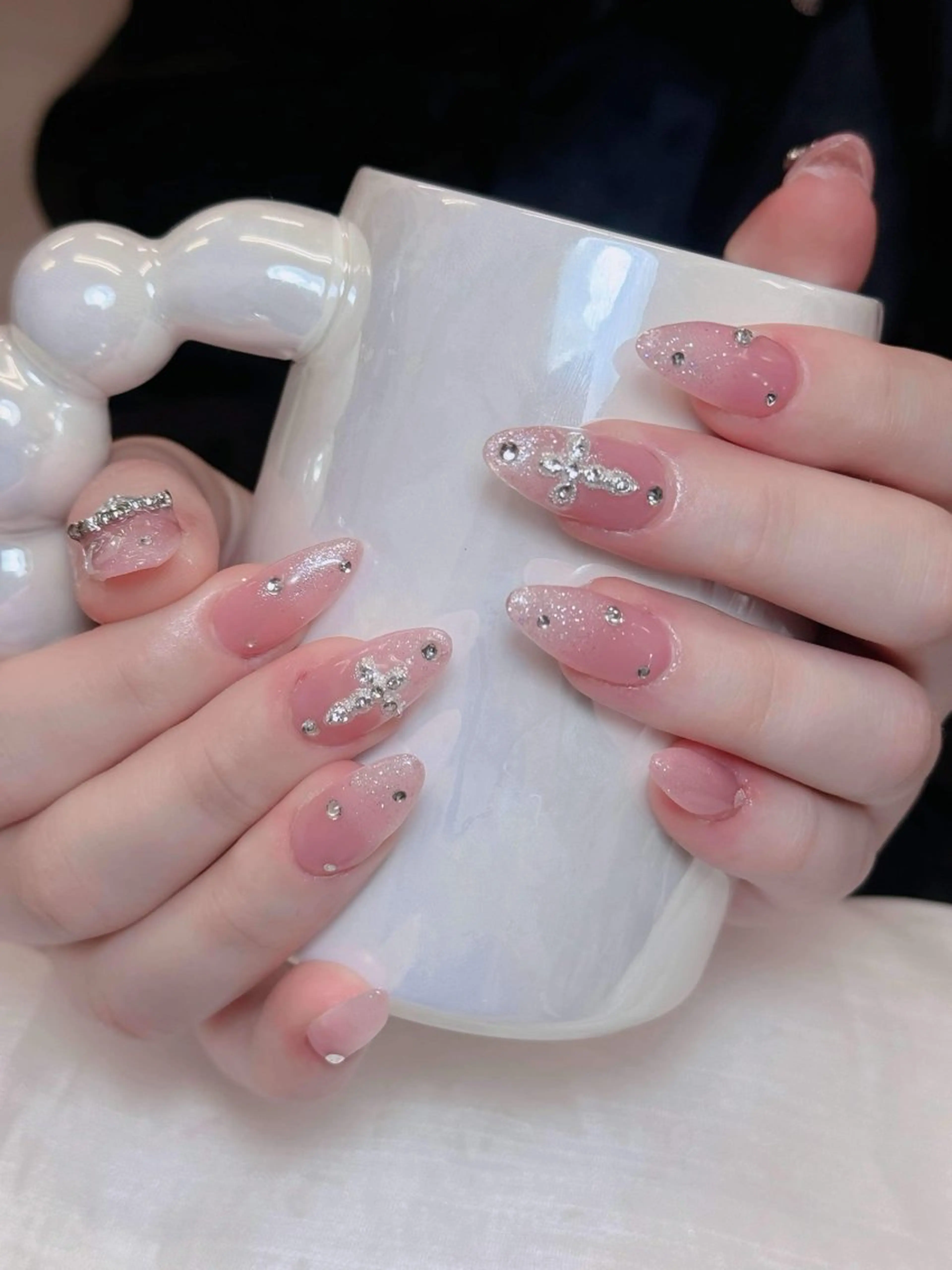 ネイル アートネイル オーロラネイル チークネイル 長さ出し フットネイル ハンドネイル ハンドケア Anh Nail 歌舞伎町のネイルデザイン