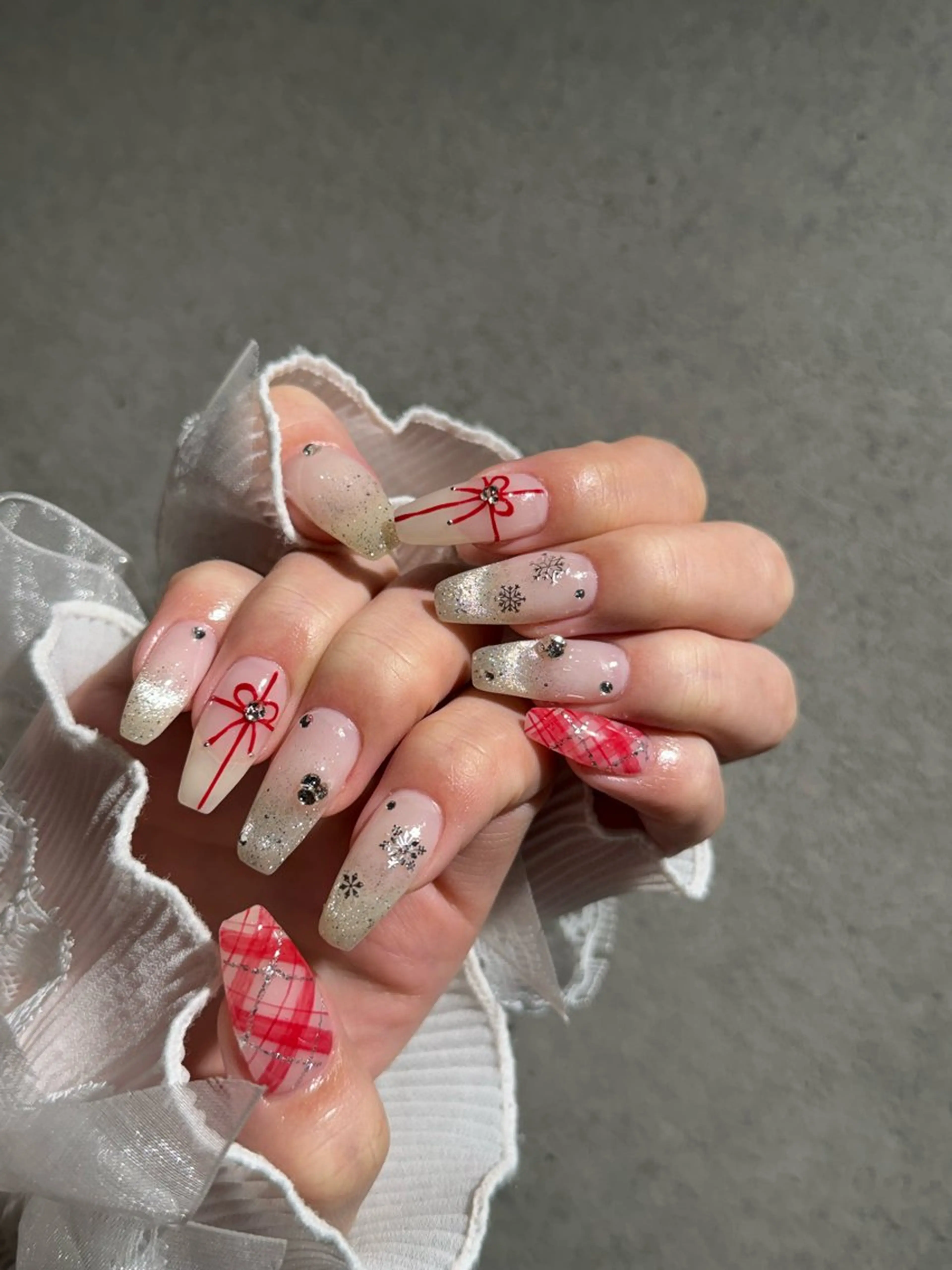 ネイル I-nailロング /ワンホン/キラキラのネイルデザイン