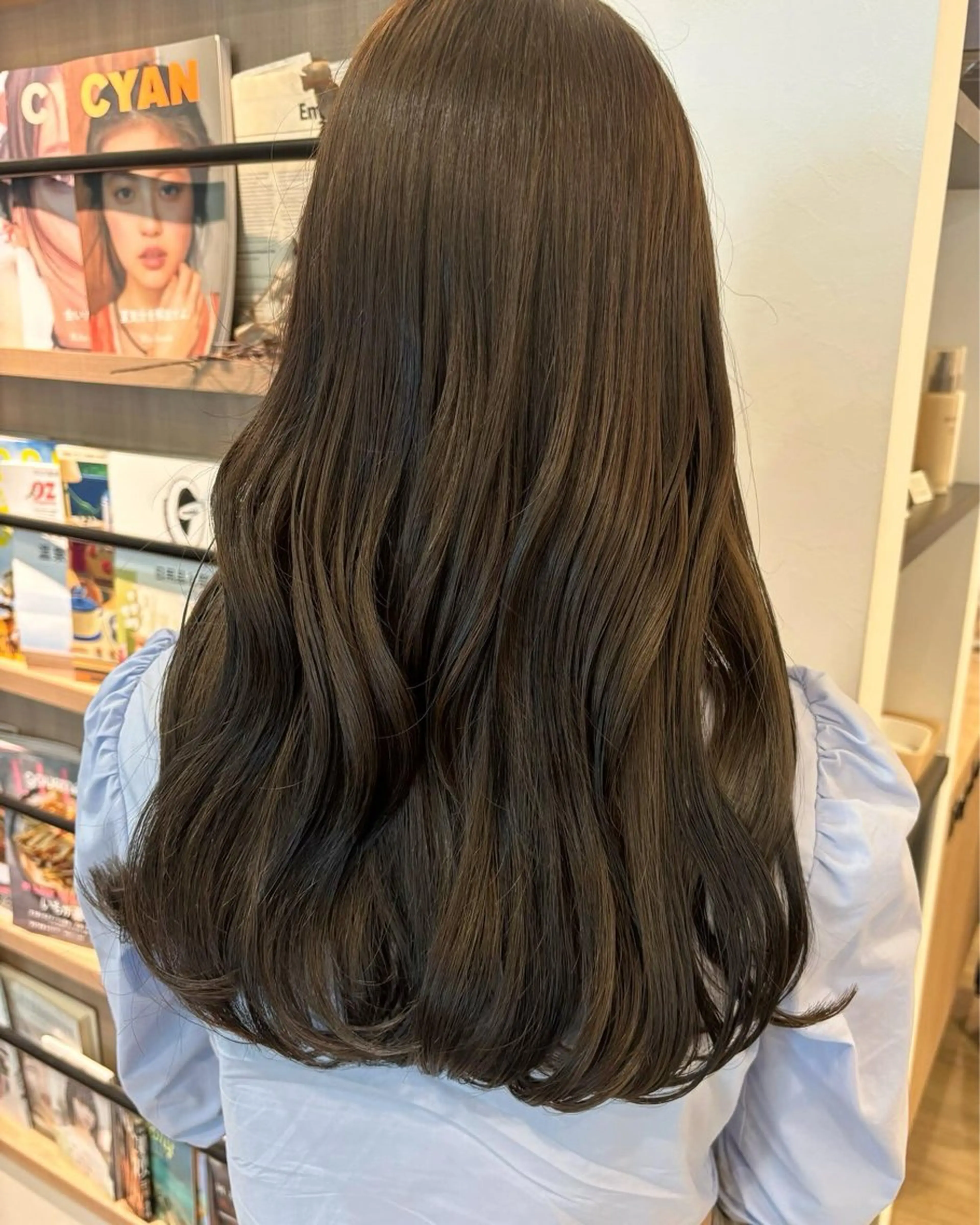 セミロング モテ髪‎🫧赤み消し カラー表参道きょうこのヘアスタイル