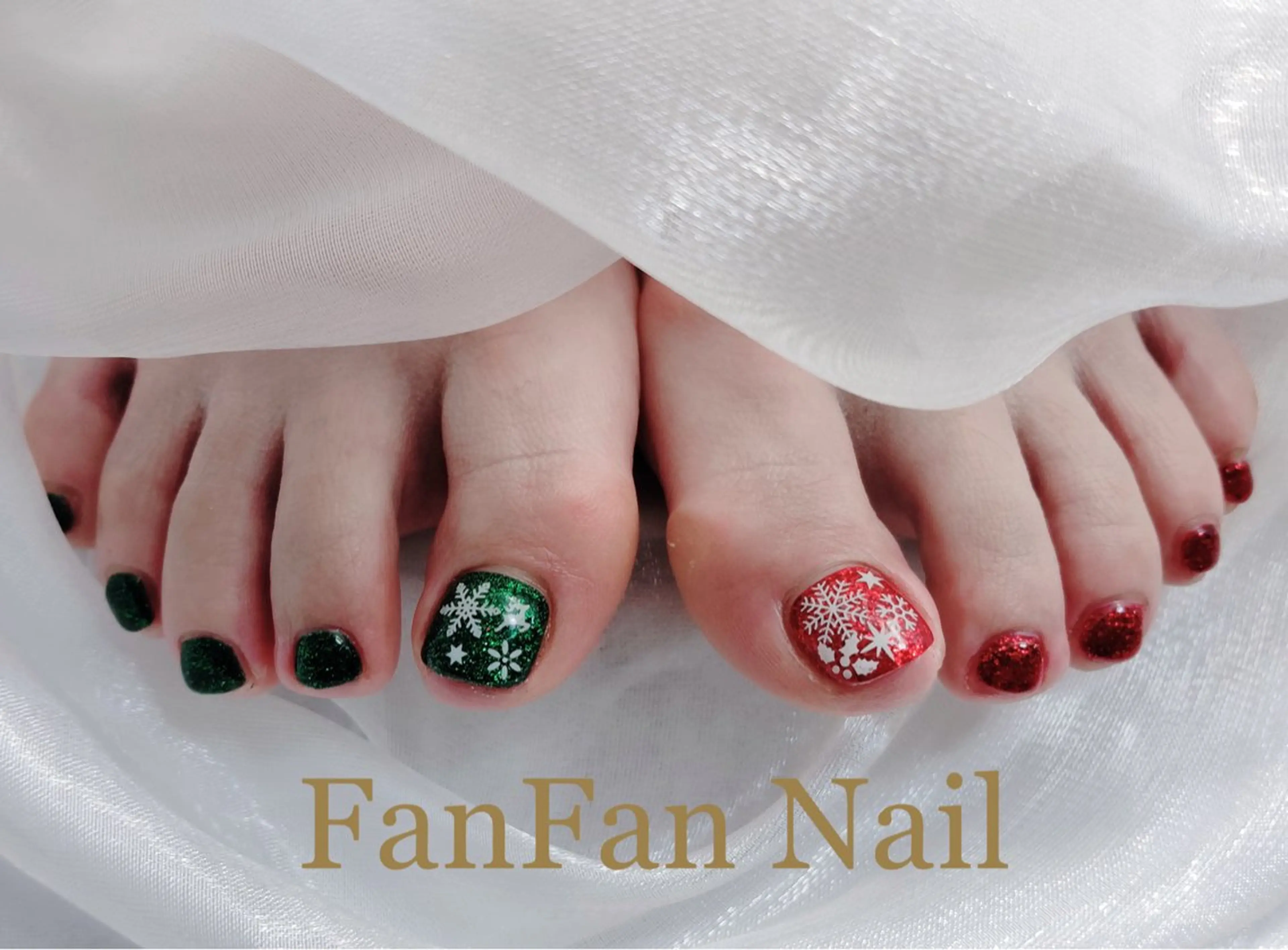 ネイル アートネイル オーロラネイル ガーリー キラキラネイル 韓国ネイル フットネイル KaKa FanFanNailのネイルデザイン