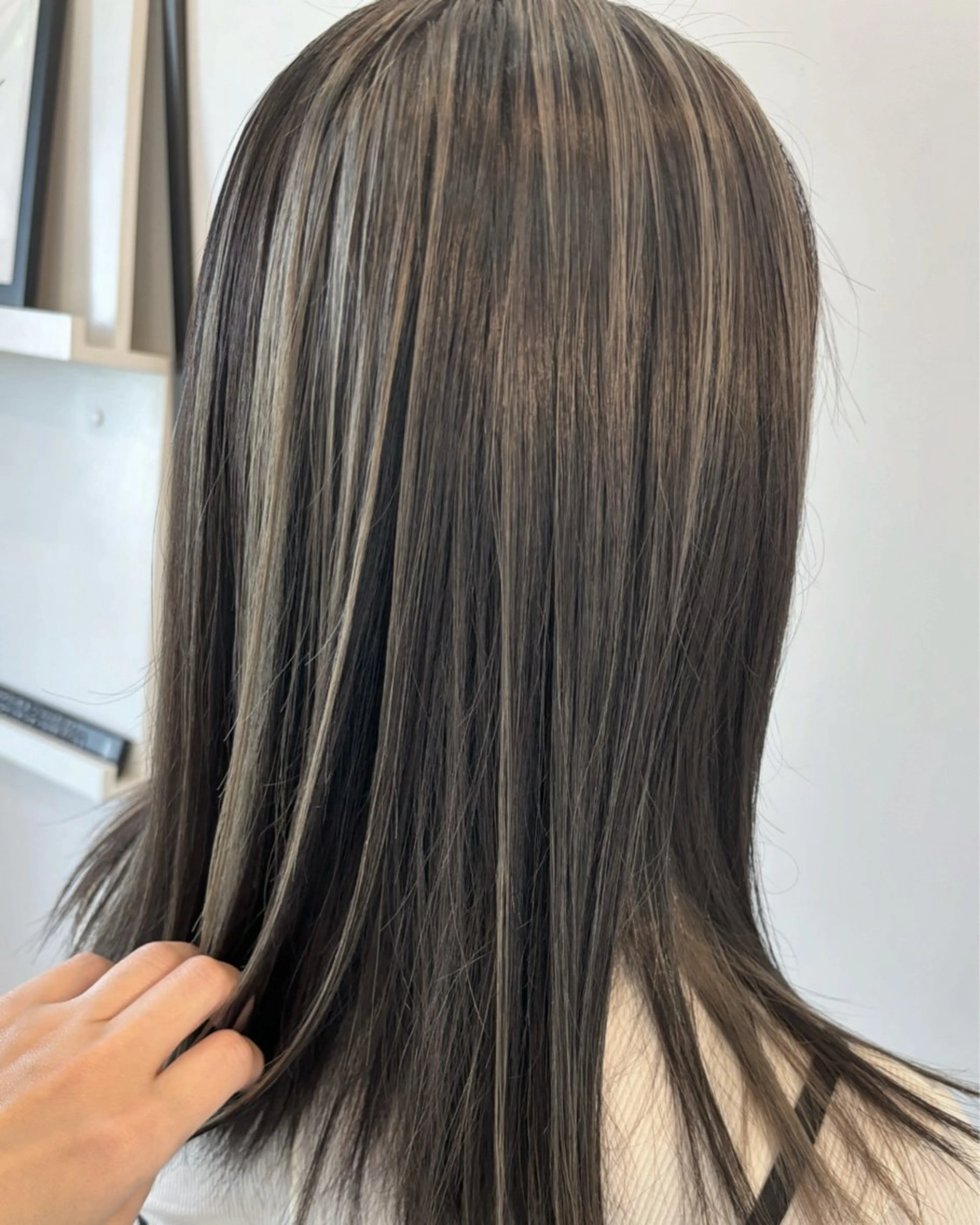 ミディアム カット ヘアカラー Re'makes所属・白岩 良子のヘアスタイル