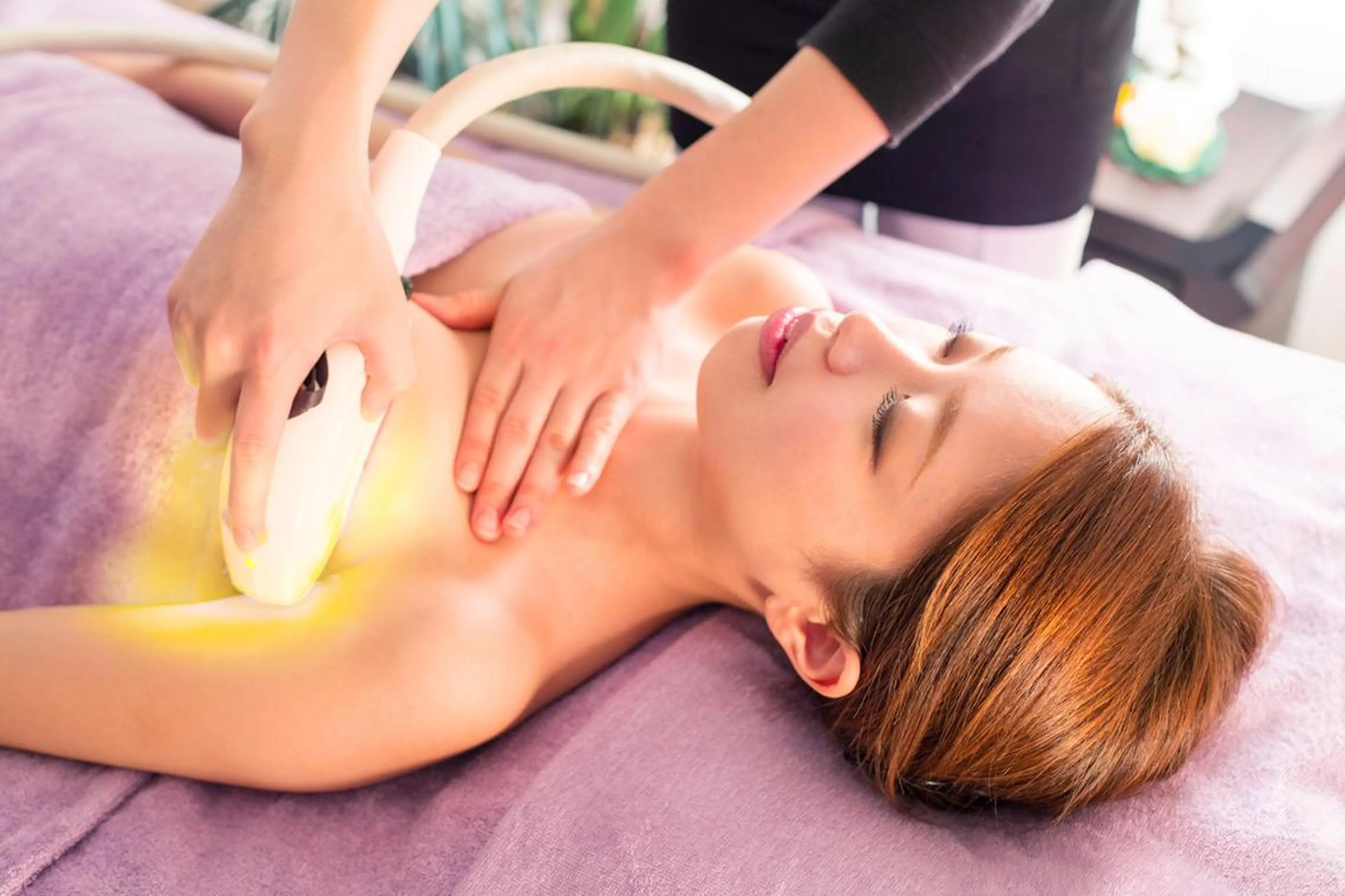 【バスト60分￥3900】　バストアップ育乳マイクロS/光照射＆補正マイクロの写真